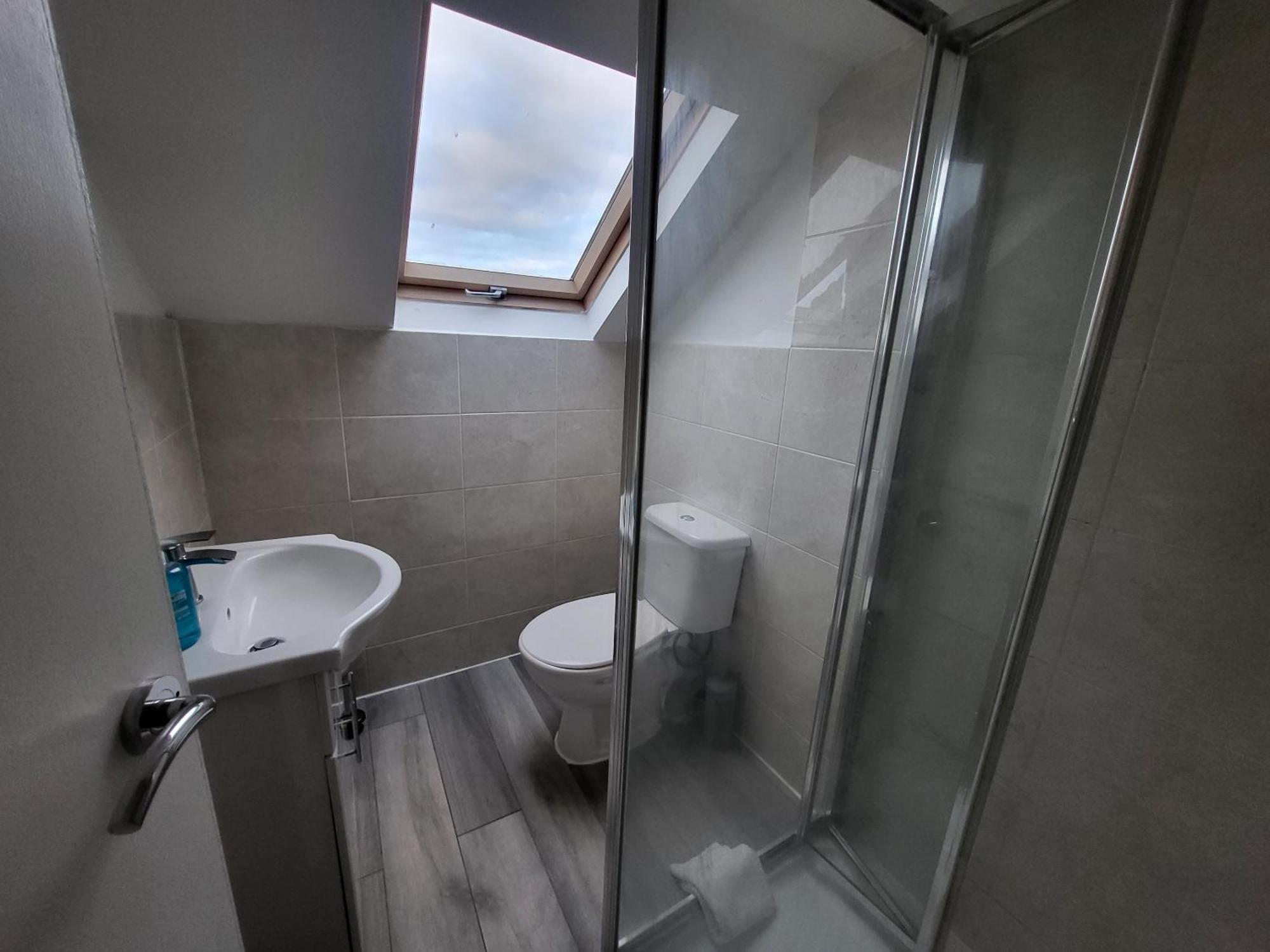 5br Retreat - Walk To Tube, Explore Apartment *