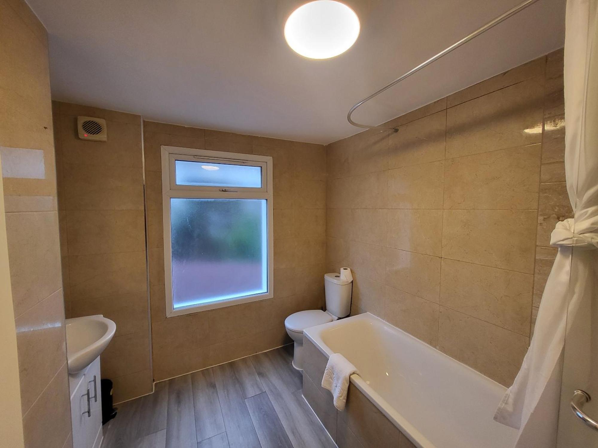 Apartment 5br Retreat - Walk To Tube, Explore *