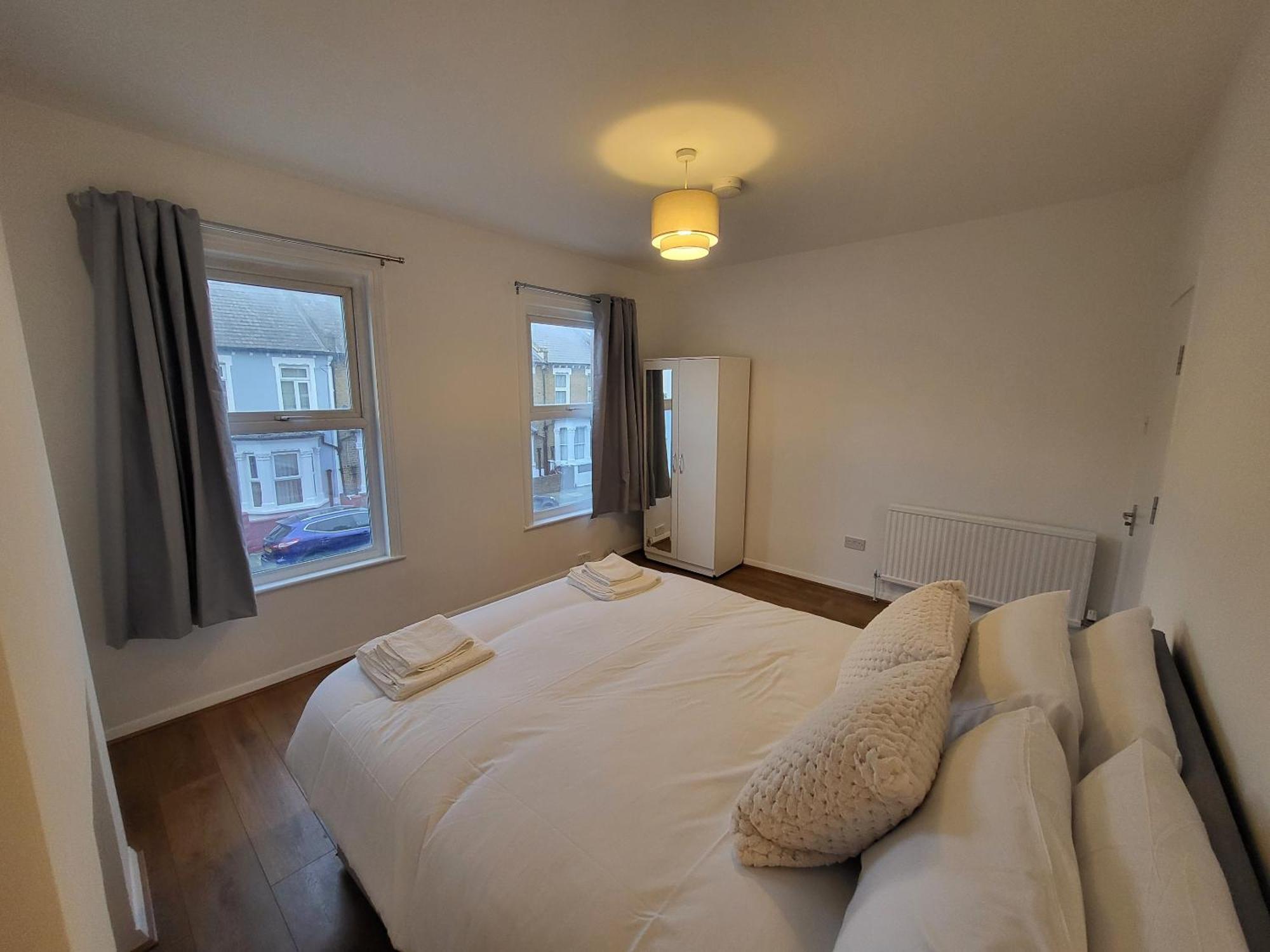Apartment 5br Retreat - Walk To Tube, Explore London