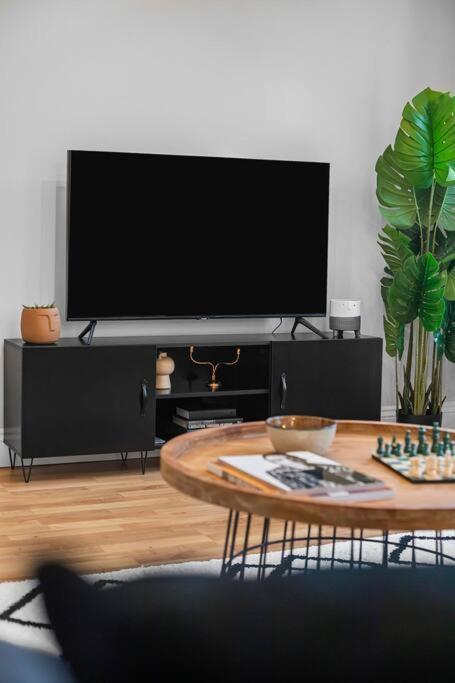 Modern 2 Bedroom Townhouse Flat In King's Cross London