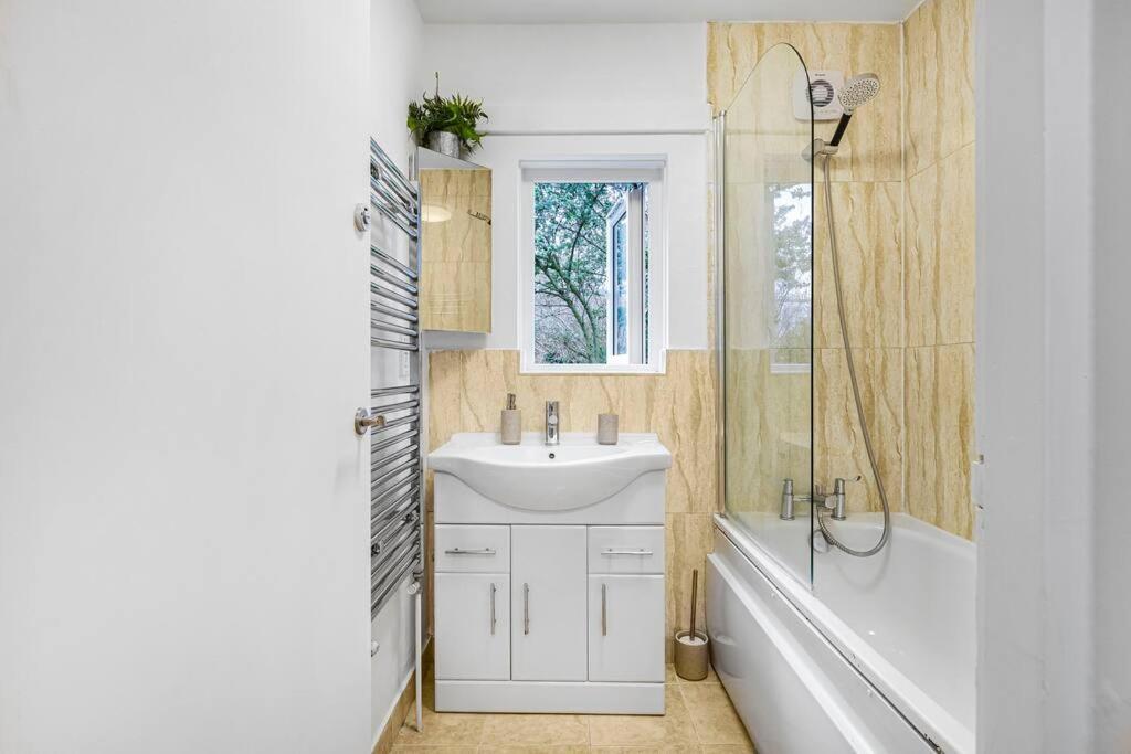 Modern 2 Bedroom Townhouse Flat In King's Cross Apartment London