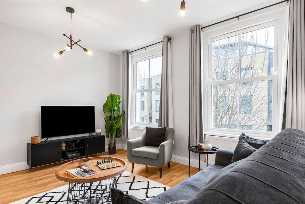 Modern 2 Bedroom Townhouse Flat In King's Cross *