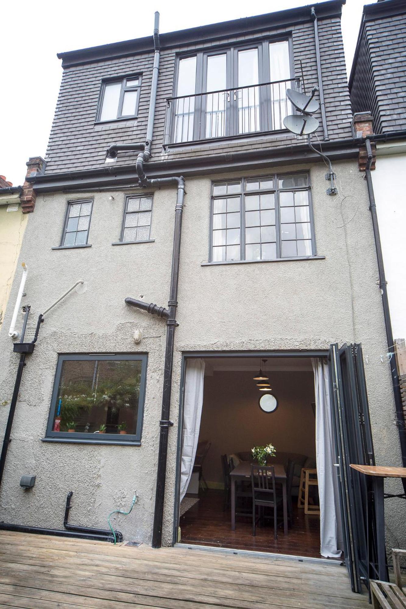 Fabulous Camberwell Z2 Holiday home