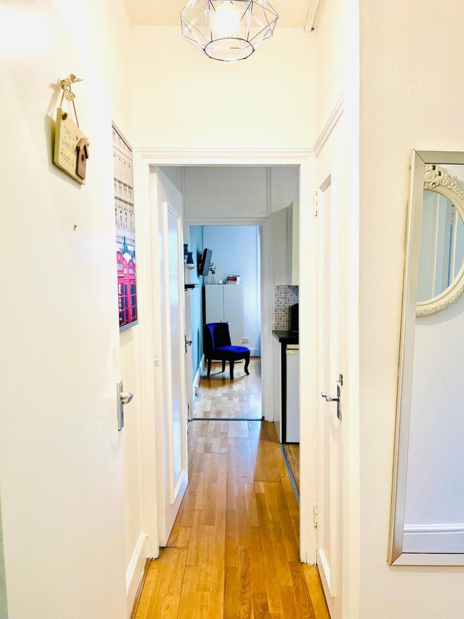 Gorgeous Studio 15 Minutes From Central *