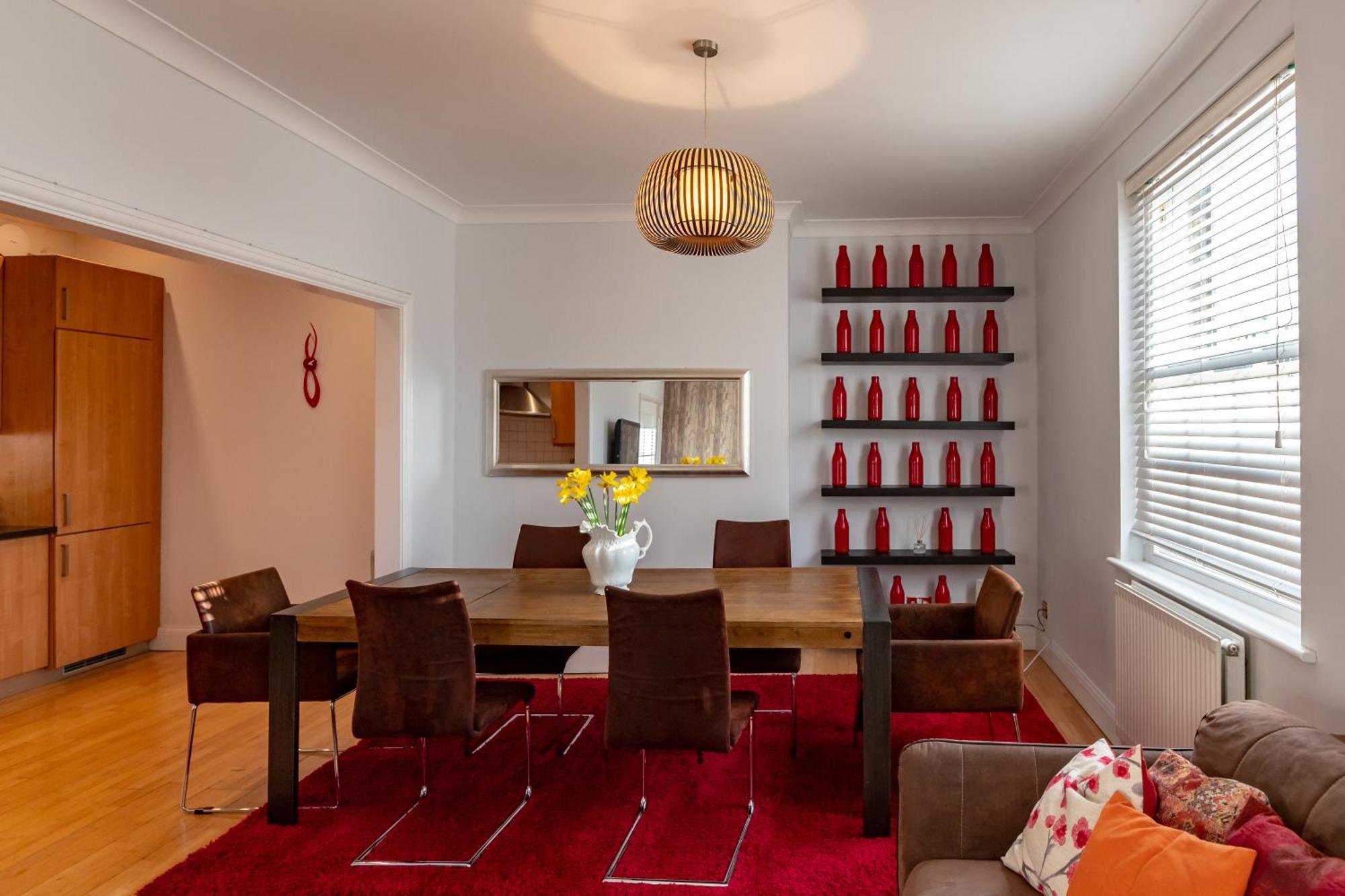 Apartamento The Zenscape - Chic 2 Bedroom In Covent Garden L Sleeps 6 With Sofa Bed L Prime Location Free Wifi L Perfect For Business & Leisure Travelers L 15percent Off Weekly & 20percent Off Monthly Stays! *