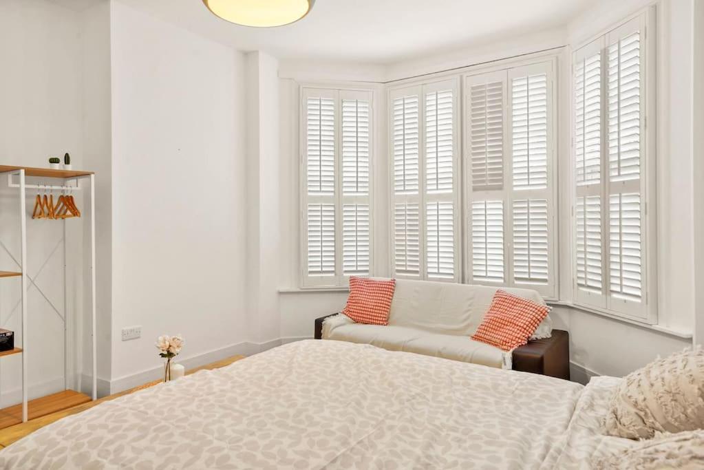 Apartment Stunning 2 Bedroom Flat & Garden, *