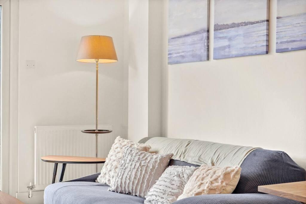 Stunning 2 Bedroom Flat & Garden,