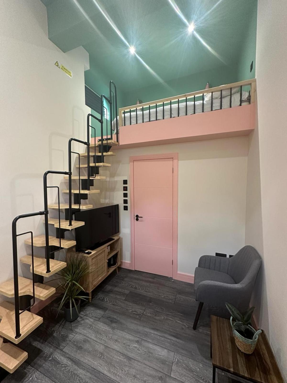Cozy En-suite Loft In Trendy Local Gasthof