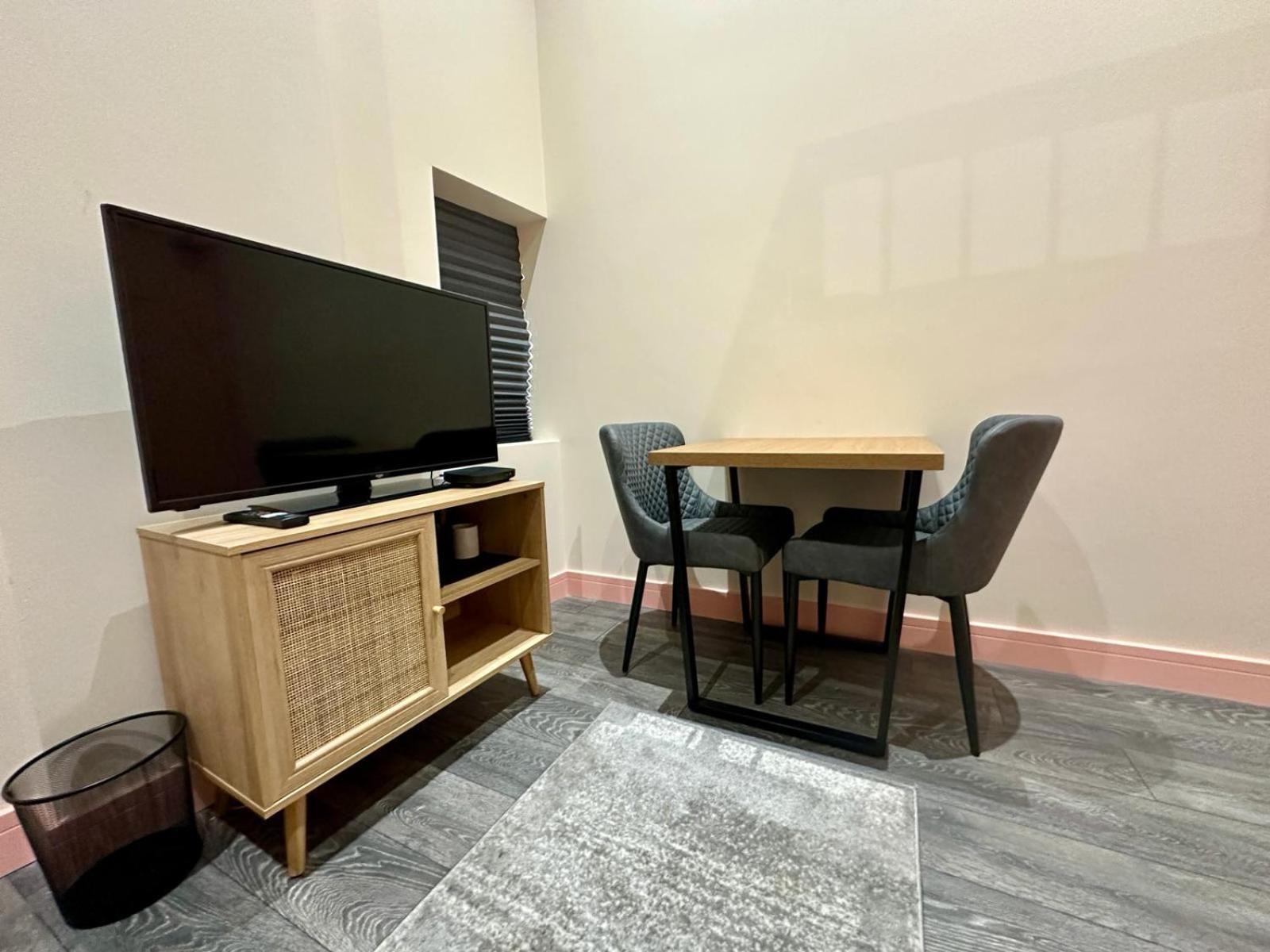 Cozy En-suite Loft In Trendy Local Gasthof *