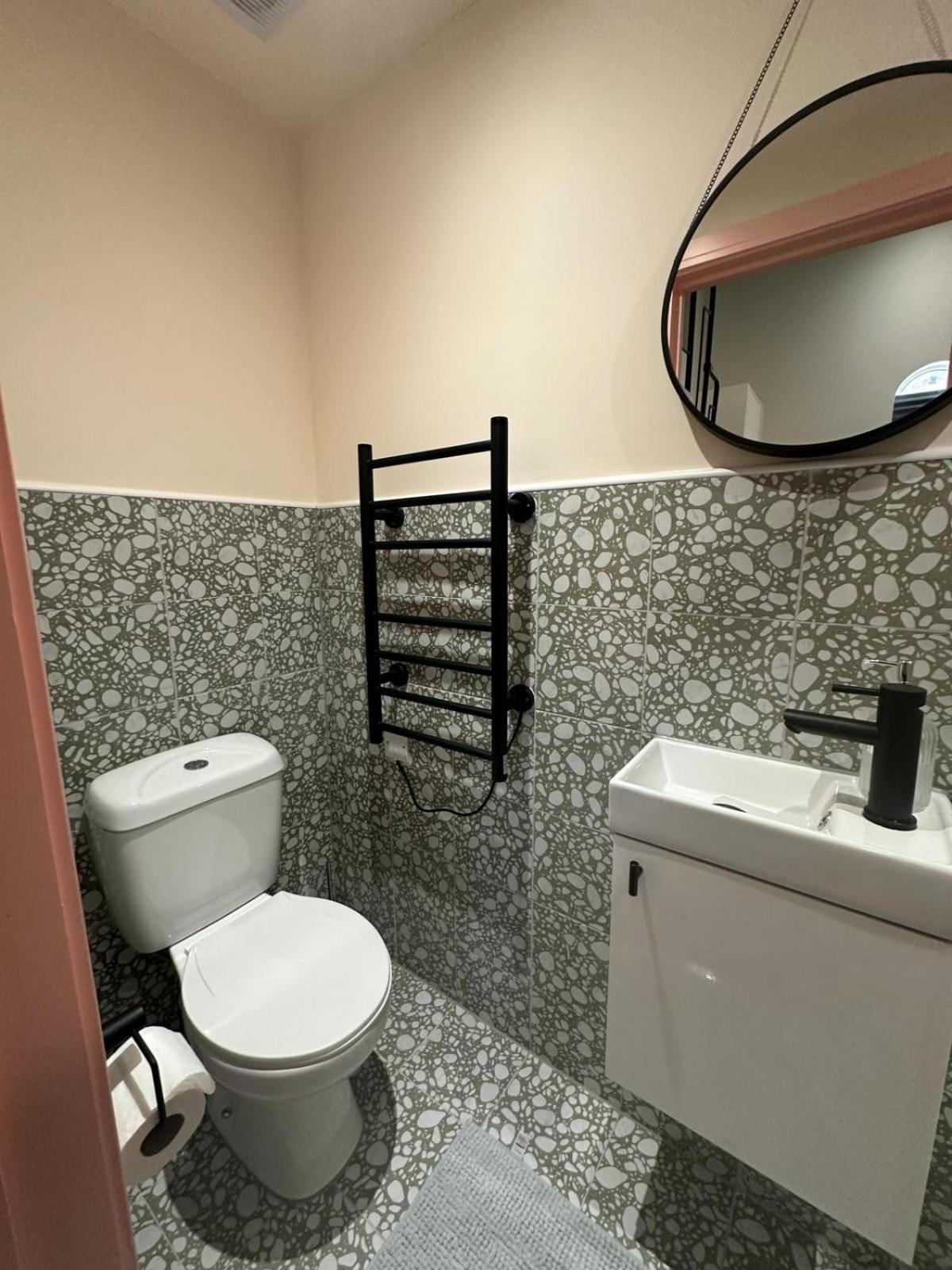 Gasthof Cozy En-suite Loft In Trendy Local London