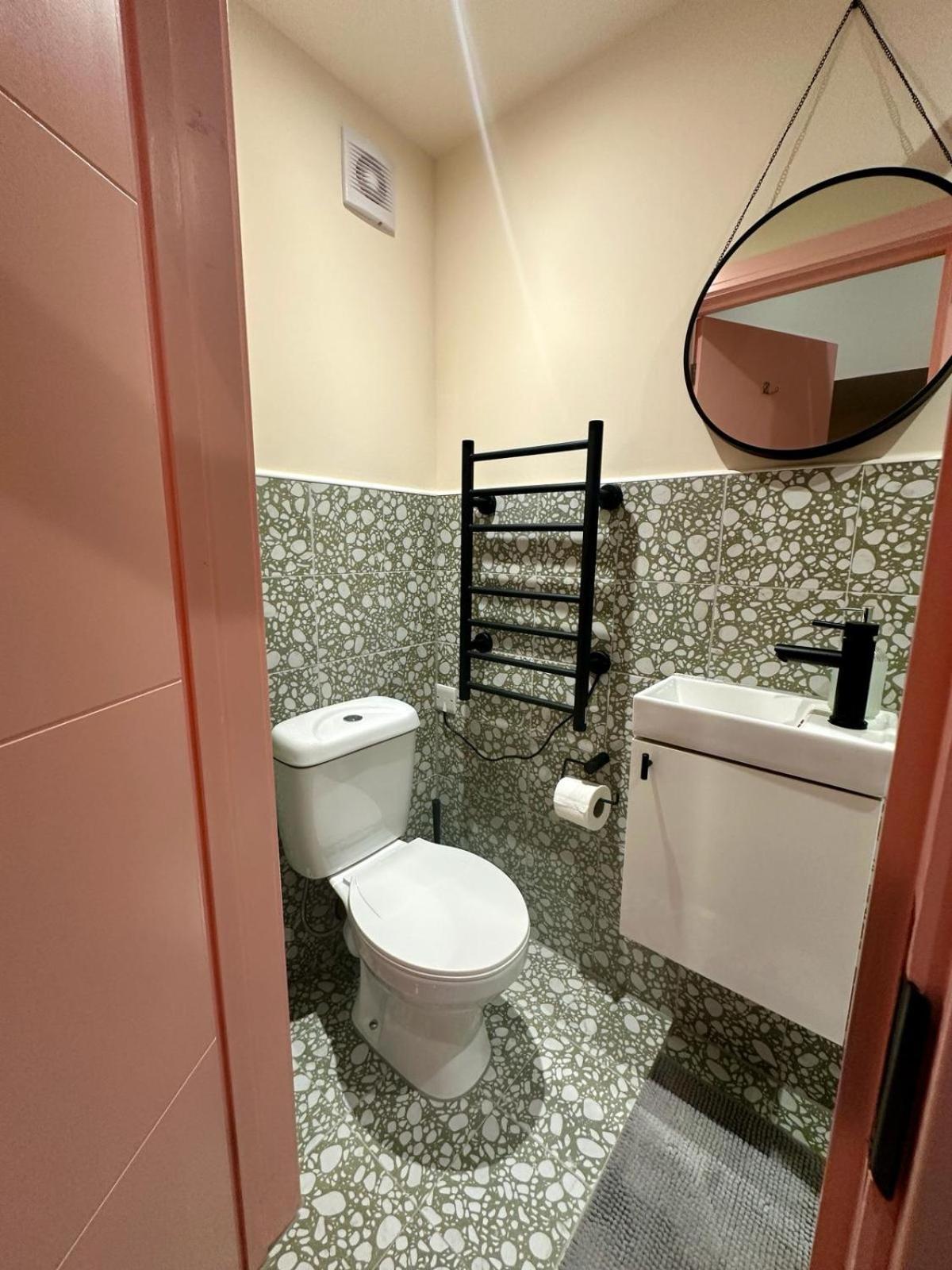 Gasthof Cozy En-suite Loft In Trendy Local London