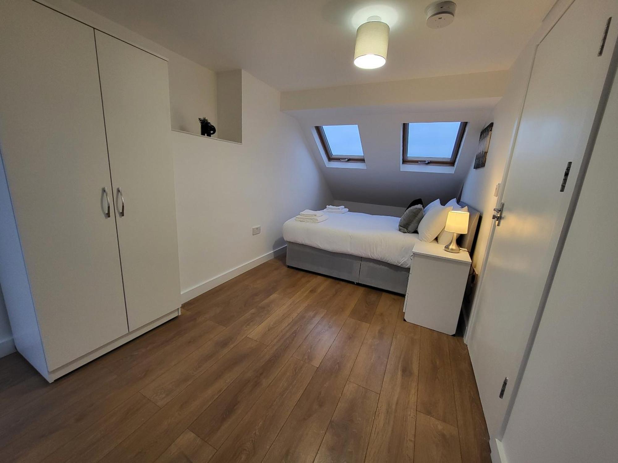 5br Retreat - Walk To Tube, Explore *