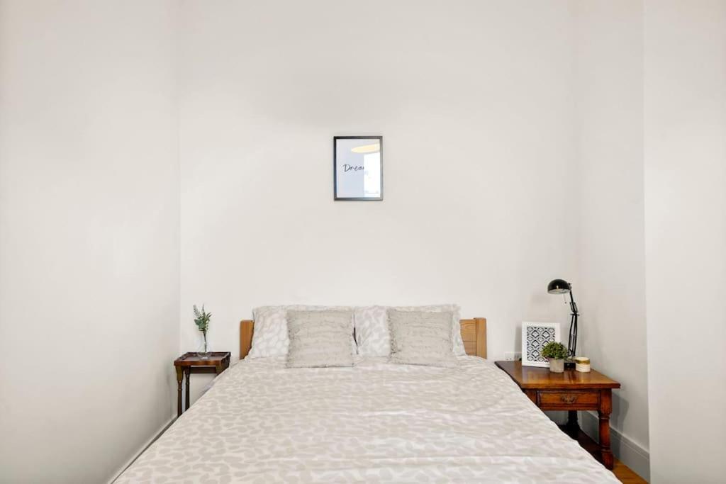 Apartment Stunning 2 Bedroom Flat & Garden,