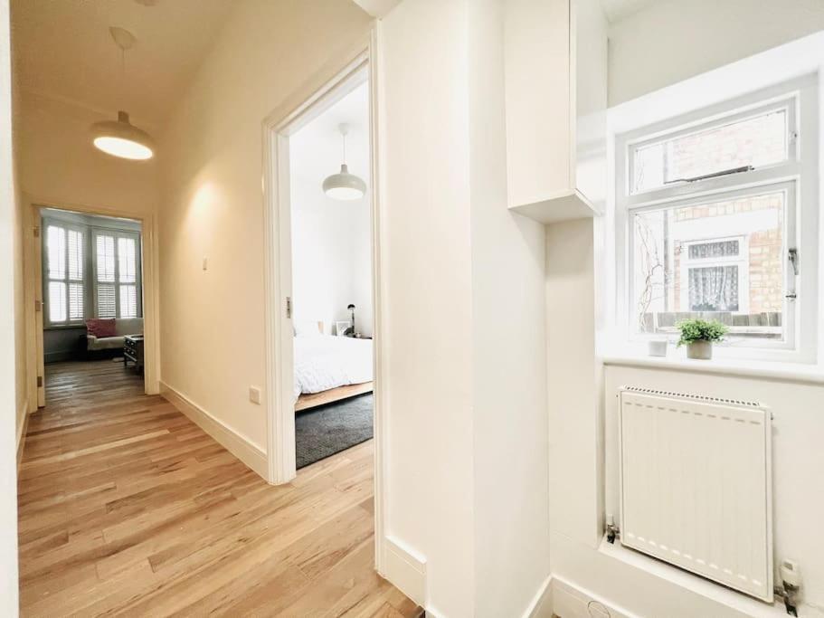 Stunning 2 Bedroom Flat & Garden,