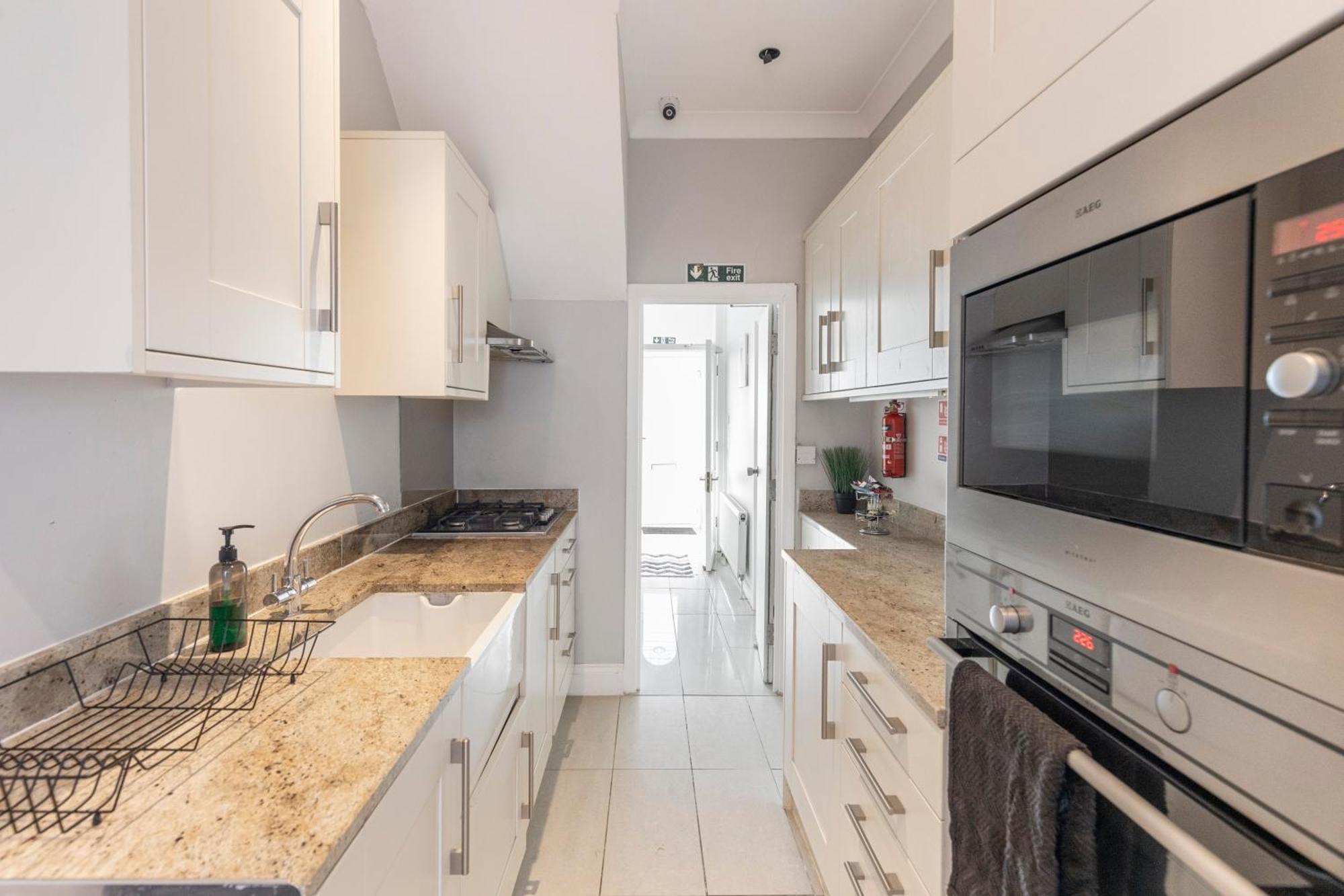Chrystal Palace With Free Parking Lambeth Apartment