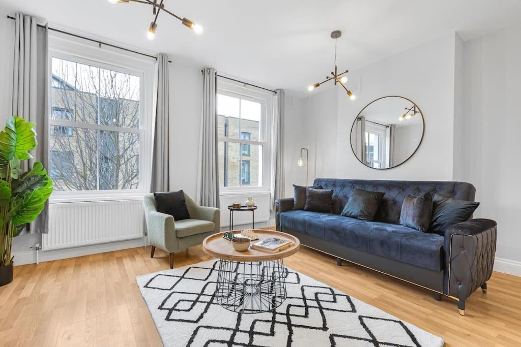 Modern 2 Bedroom Townhouse Flat In King's Cross London