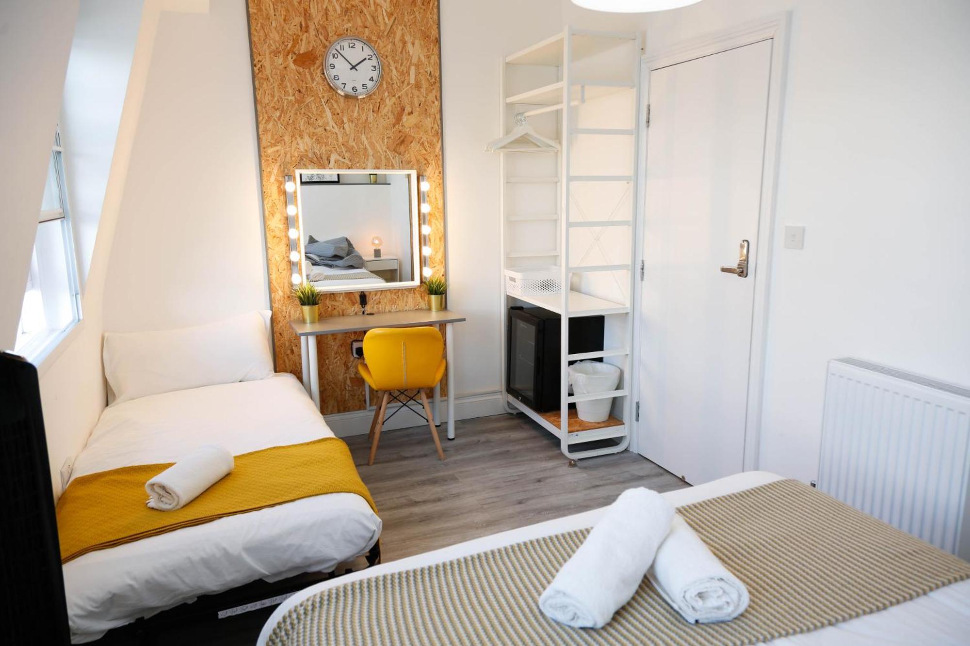 Homestay Luxury In Camden Town Near Shops, Cafes, Bars & Metro With Shared Bathrooms London