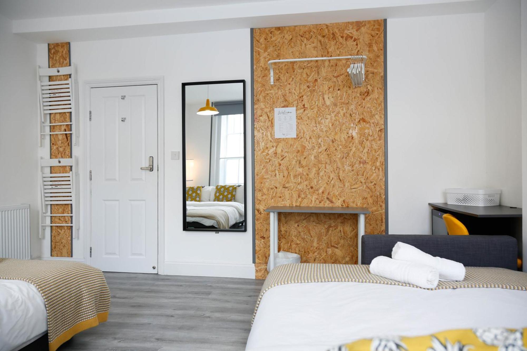 Luxury In Camden Town Near Shops, Cafes, Bars & Metro With Shared Bathrooms London