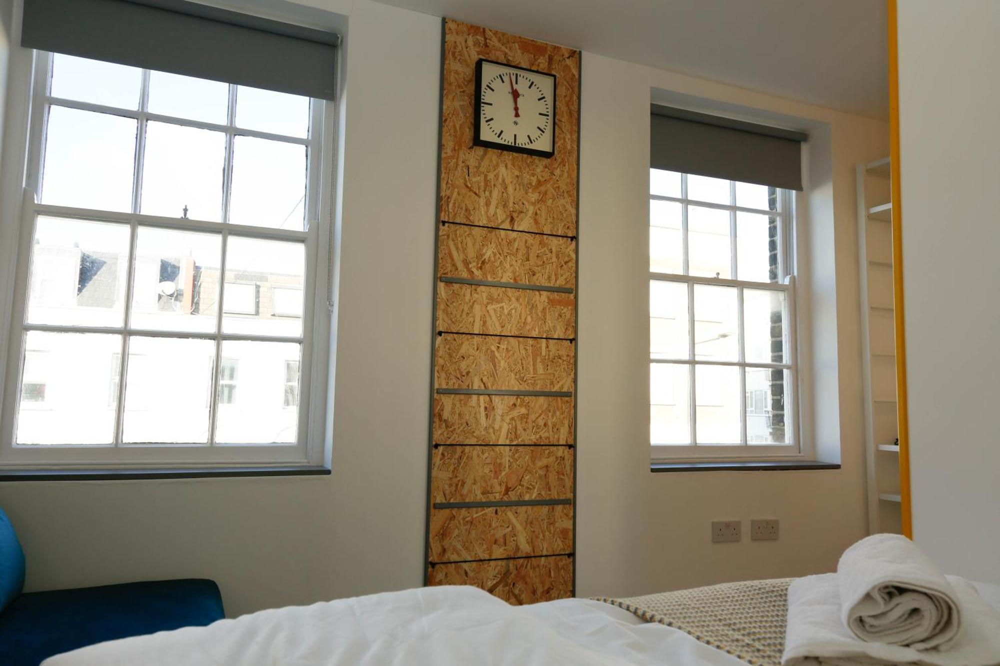 Luxury In Camden Town Near Shops, Cafes, Bars & Metro With Shared Bathrooms Homestay *
