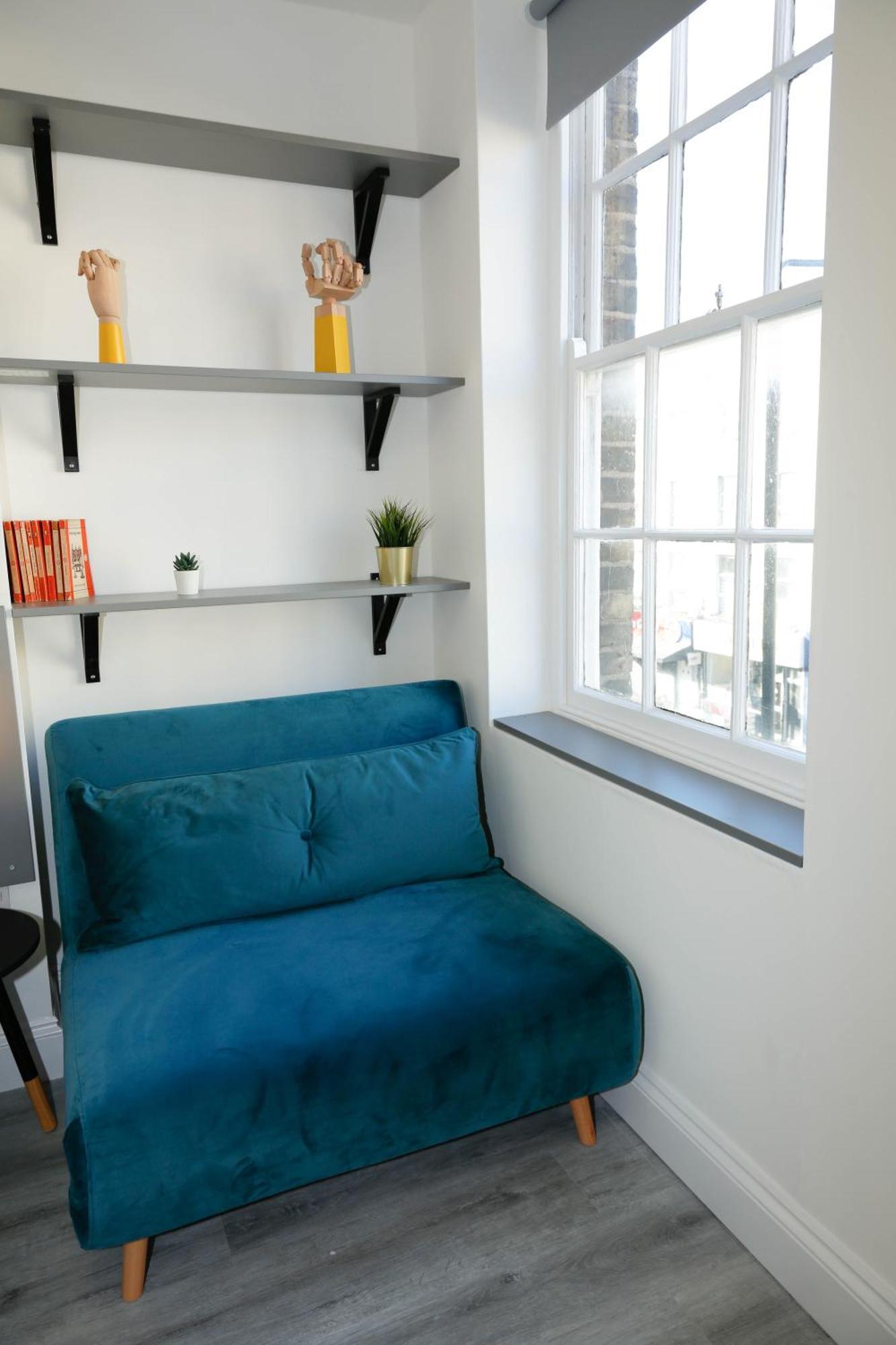 Luxury In Camden Town Near Shops, Cafes, Bars & Metro With Shared Bathrooms London