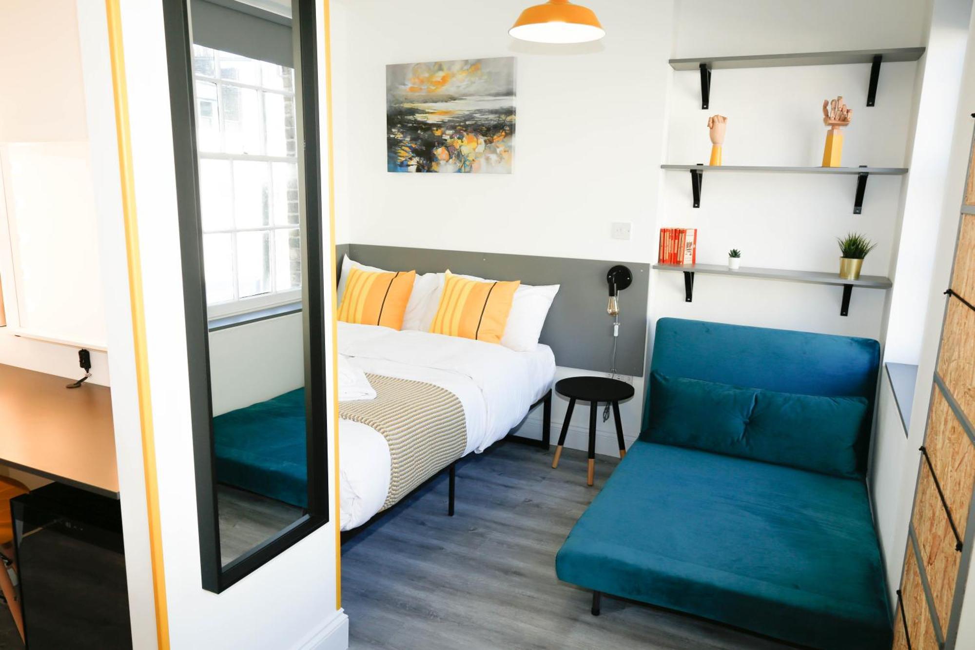 Luxury In Camden Town Near Shops, Cafes, Bars & Metro With Shared Bathrooms Homestay *
