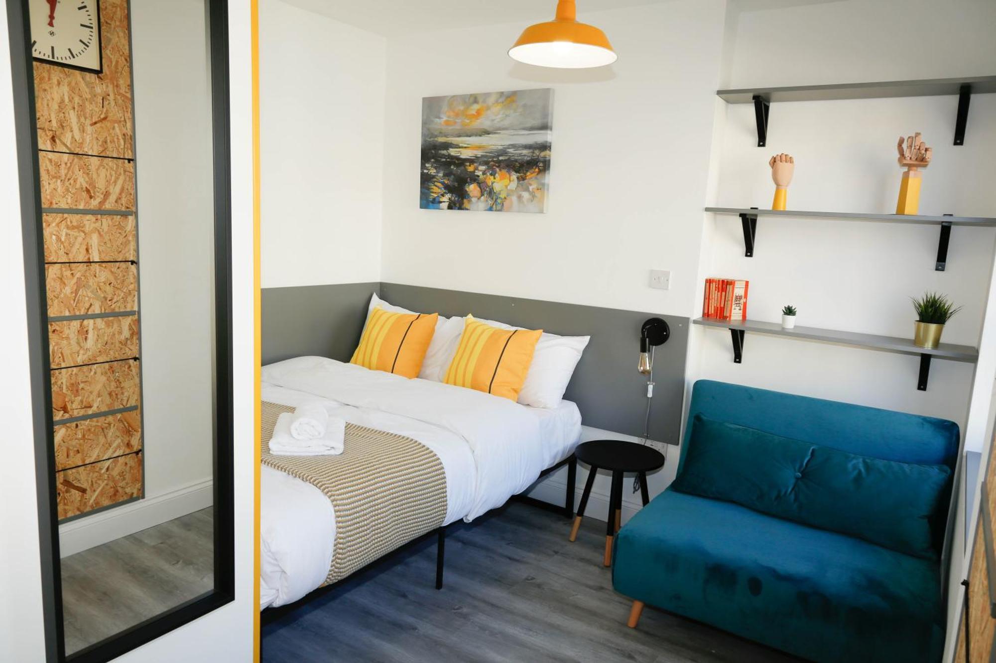 Luxury In Camden Town Near Shops, Cafes, Bars & Metro With Shared Bathrooms * London