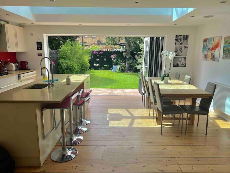 Villa Luxury 4 Bedroom House In Featured On Tv *