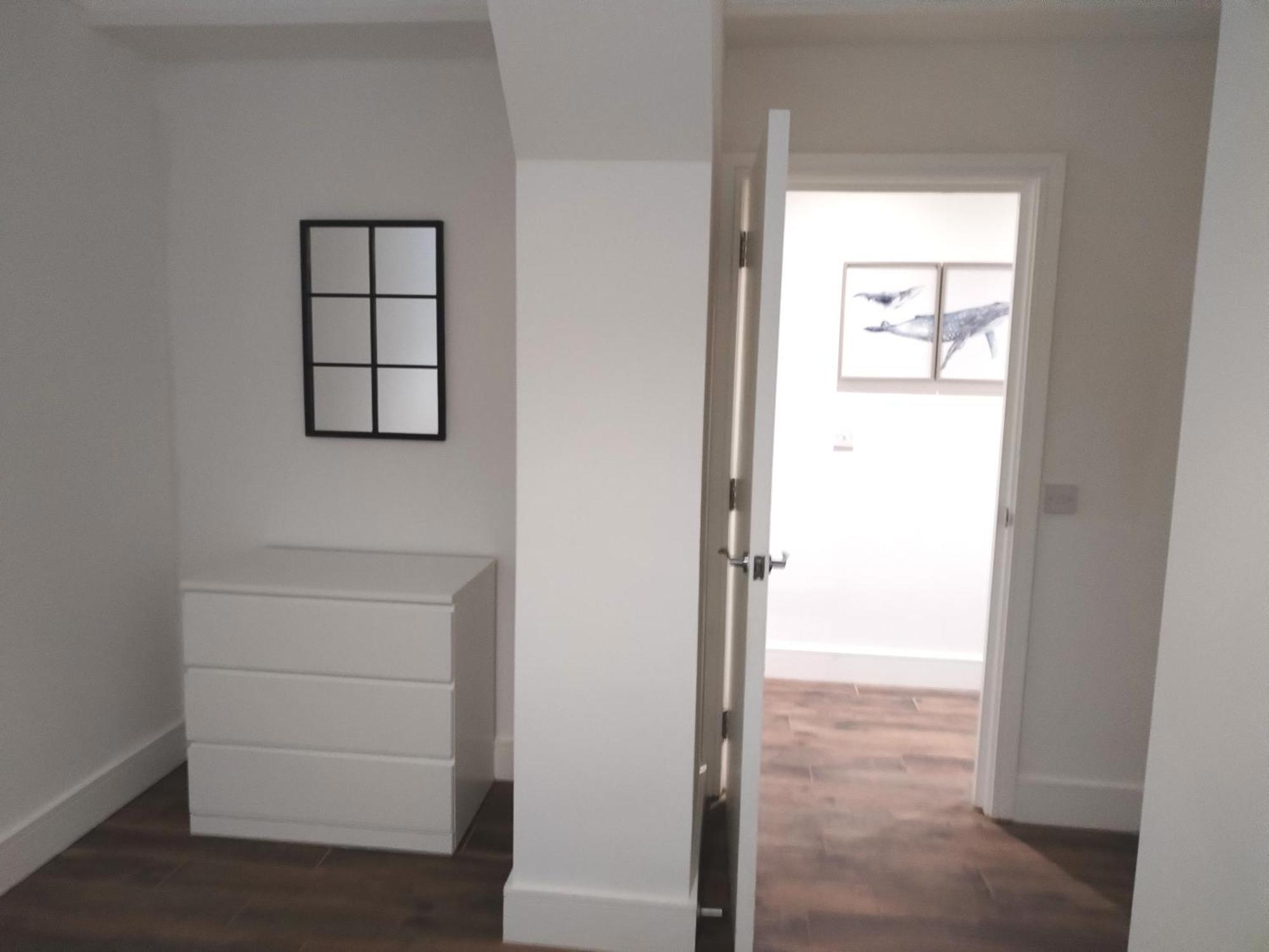 Apartment Luxury Near Centre, Near Train Station, E1 *