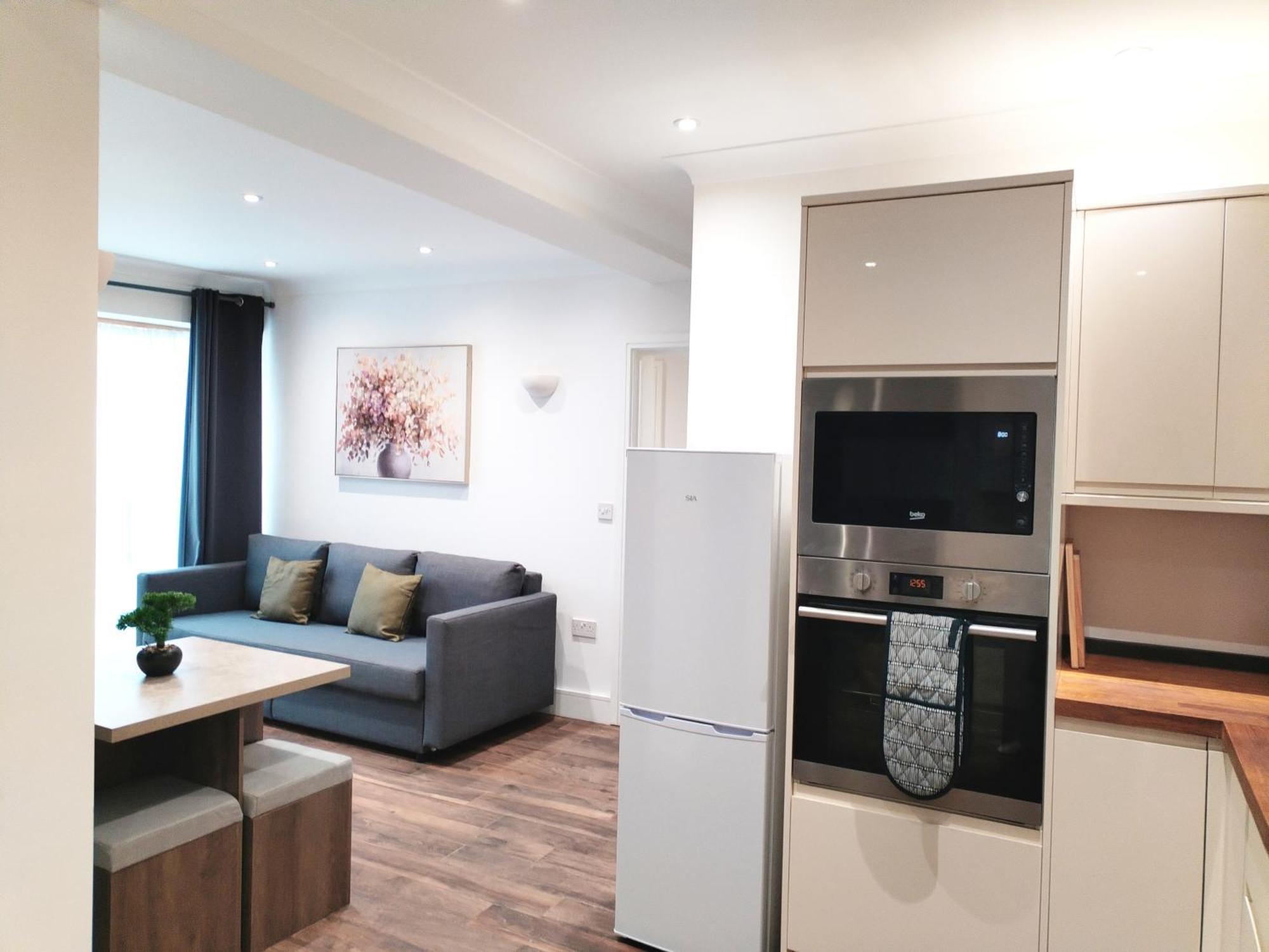 Luxury Near Centre, Near Train Station, E1 Apartment London