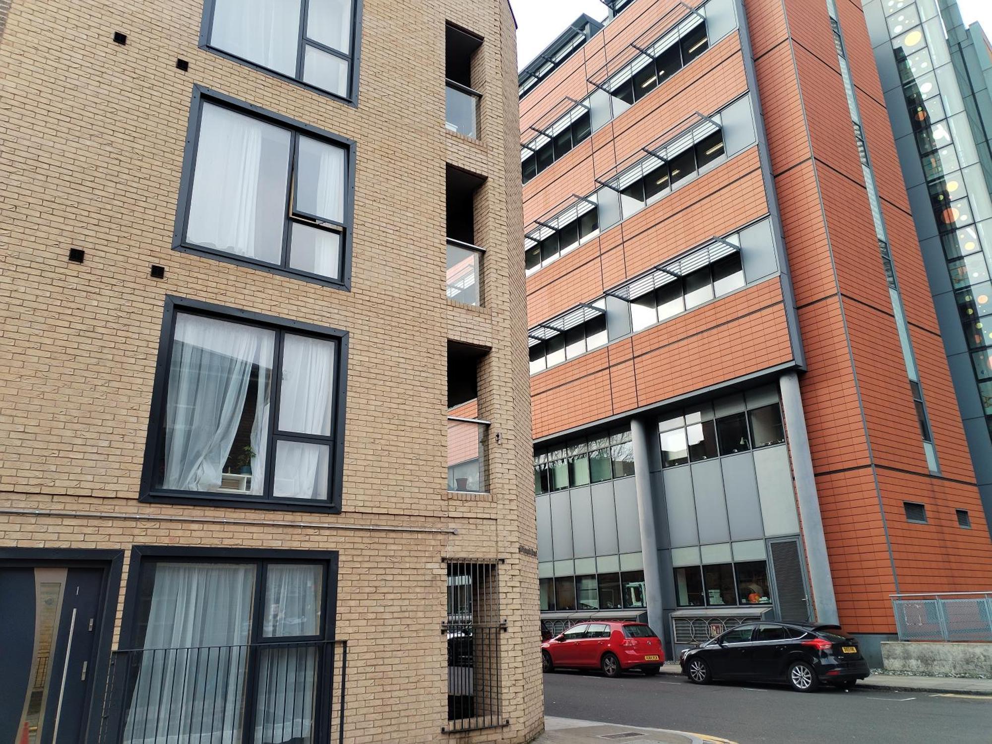 Apartment Luxury Near Centre, Near Train Station, E1 *