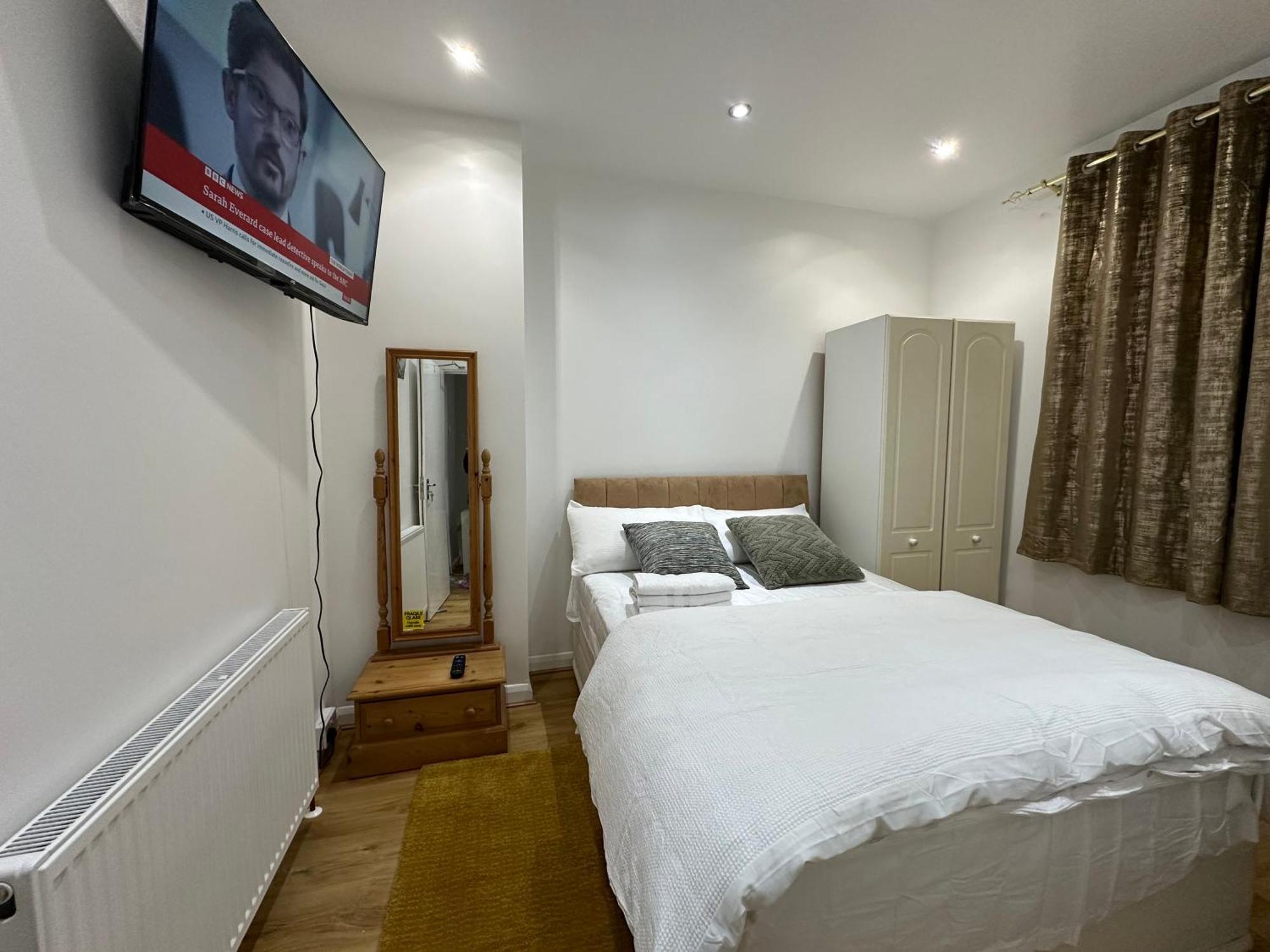 Beautiful Double With Free Wi-fi And Free Parking Casa de hóspedes