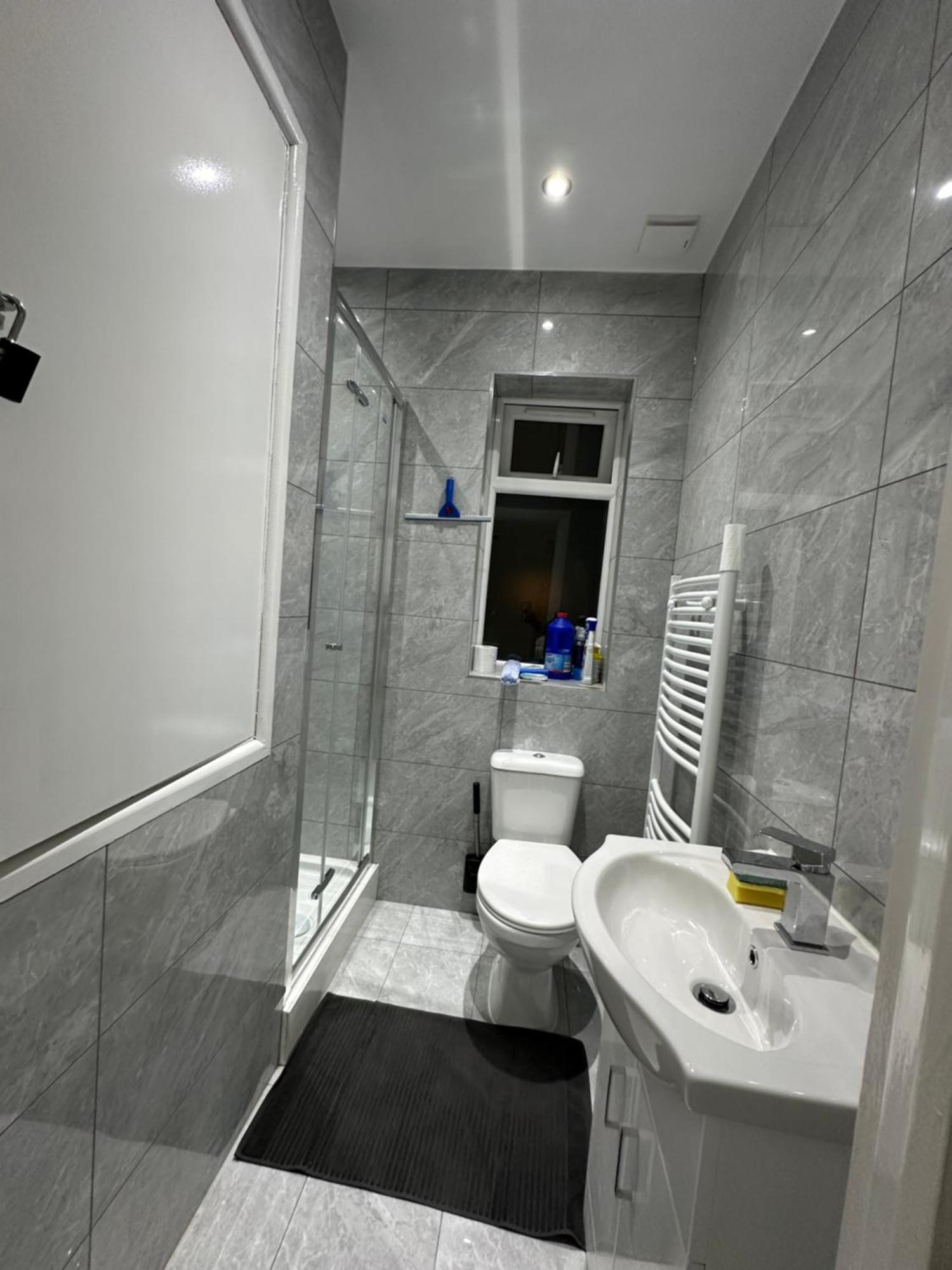 Beautiful Double With Free Wi-fi And Free Parking Casa de hóspedes *