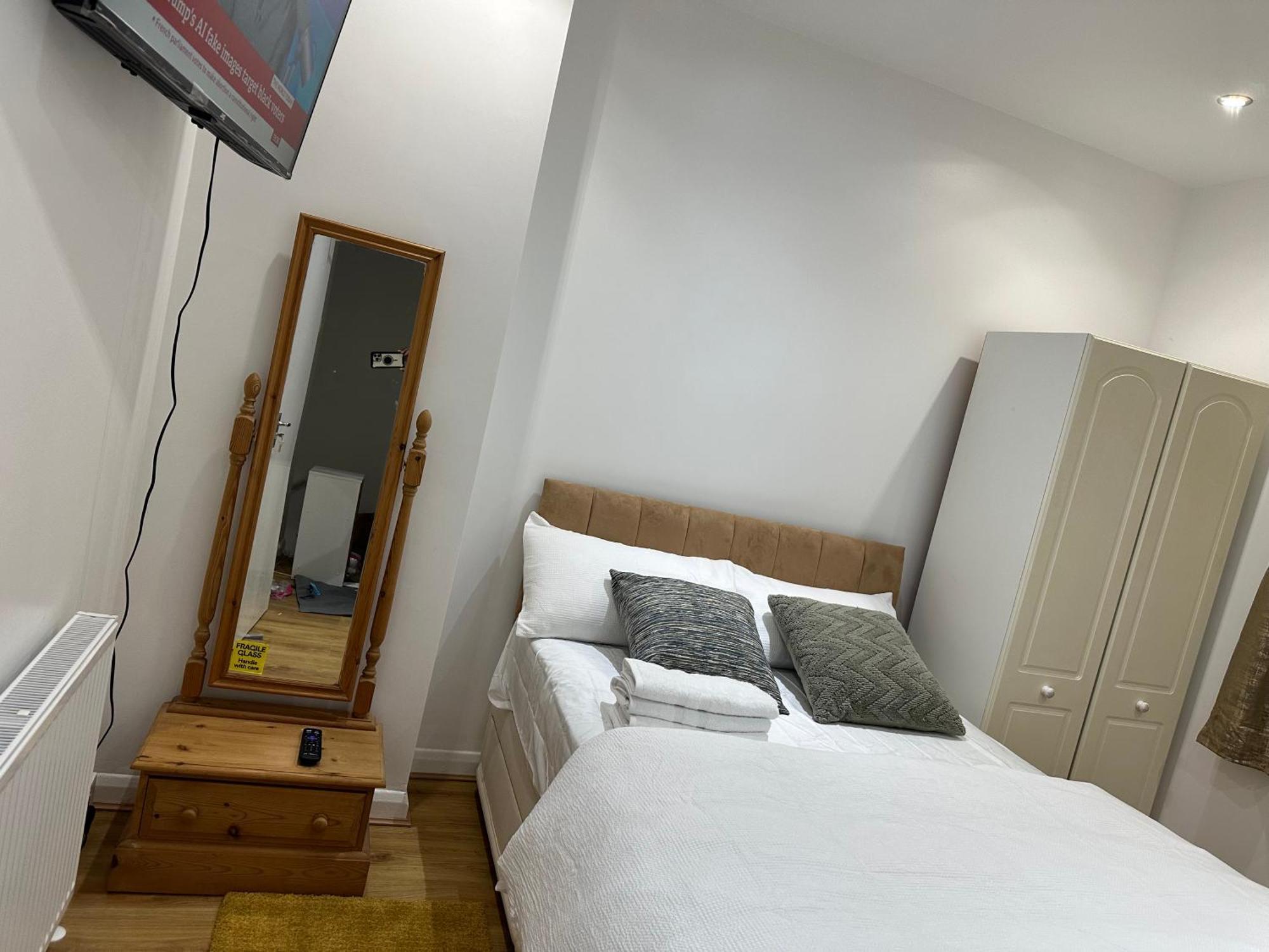 Beautiful Double With Free Wi-fi And Free Parking * Londres