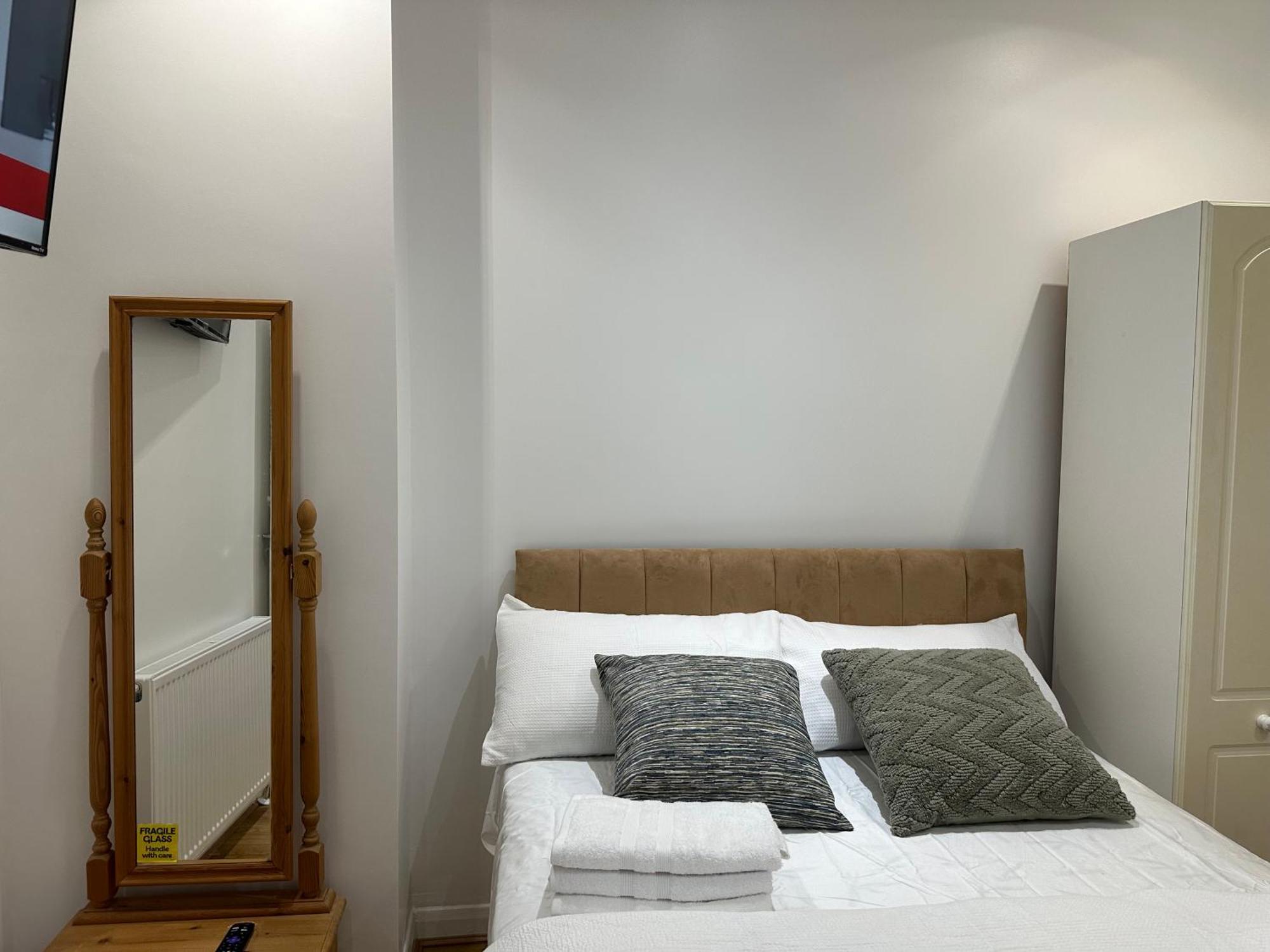 Beautiful Double With Free Wi-fi And Free Parking Londres