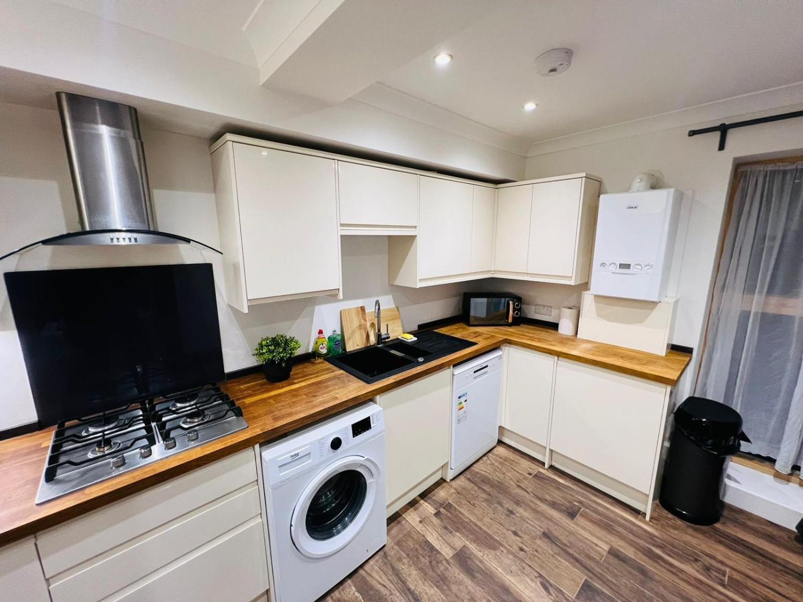 Luxury Near Centre, Near Train Station, E1