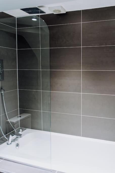Modern 1br In Brixton - Just Renovated! Apartment *