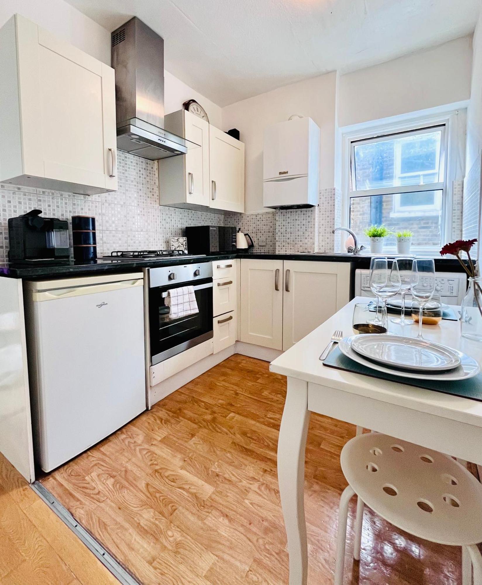 Gorgeous Studio 15 Minutes From Central Apartment London