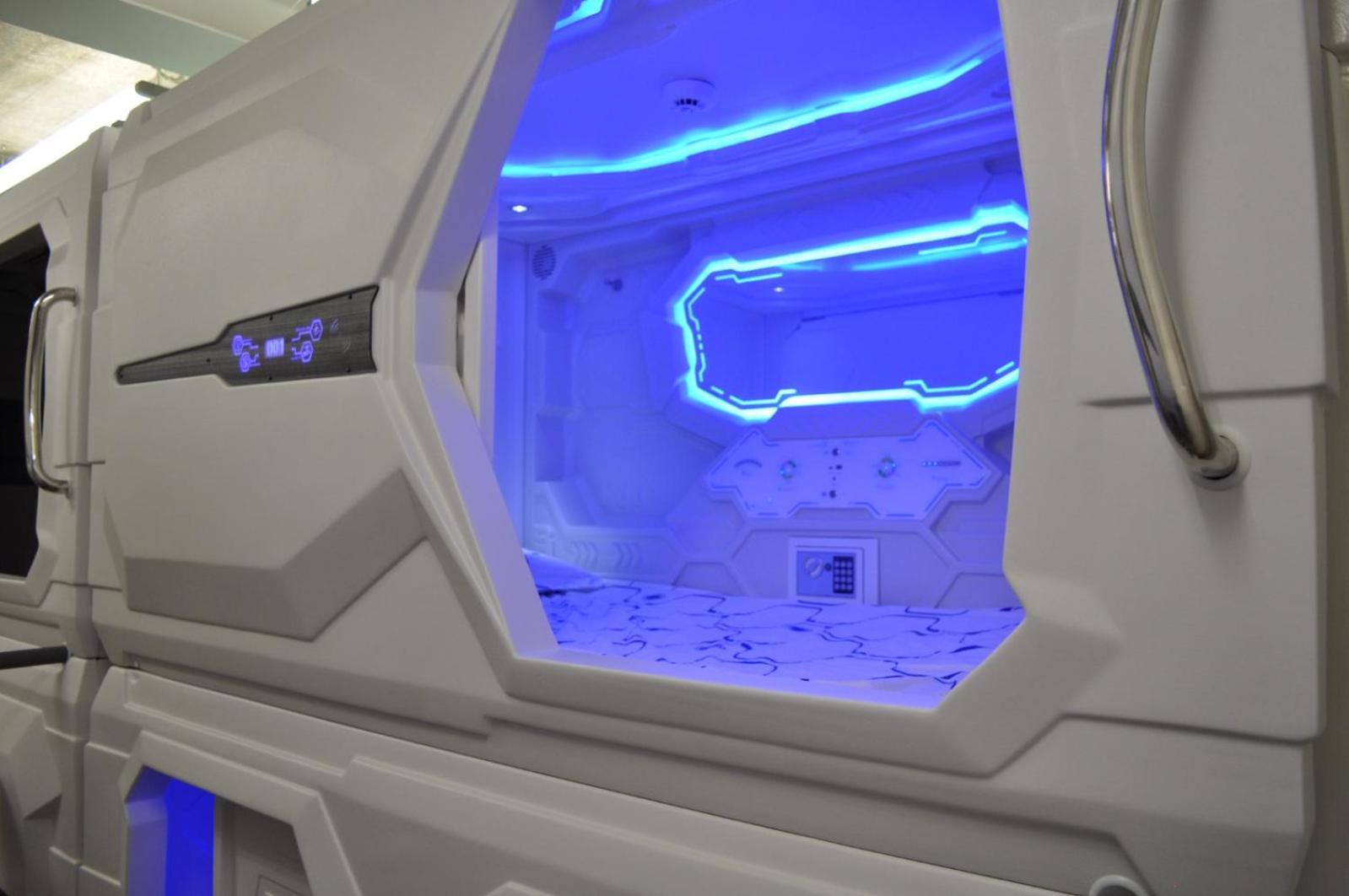 Cosmos Capsule Coworking Kapselhotel London