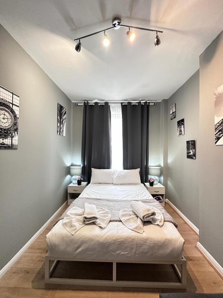 Light Budget Studio On Edgware Road, Apartment *