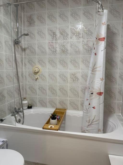2 Bed Chic Vintage Flat At Bayswater Apartment