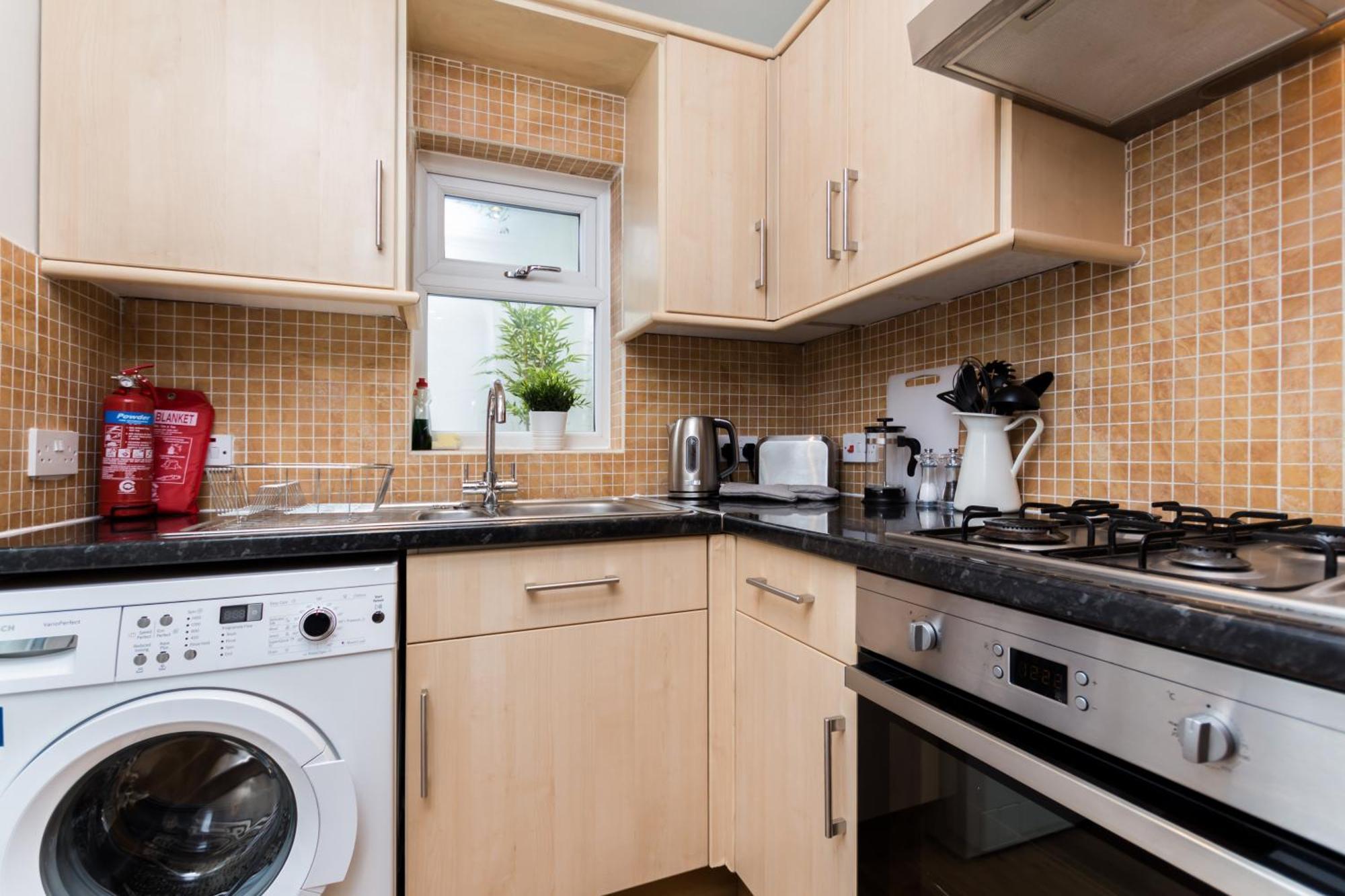 Vibrant 1br Apt Wprivate Decked Garden, Fast Wifi Londres
