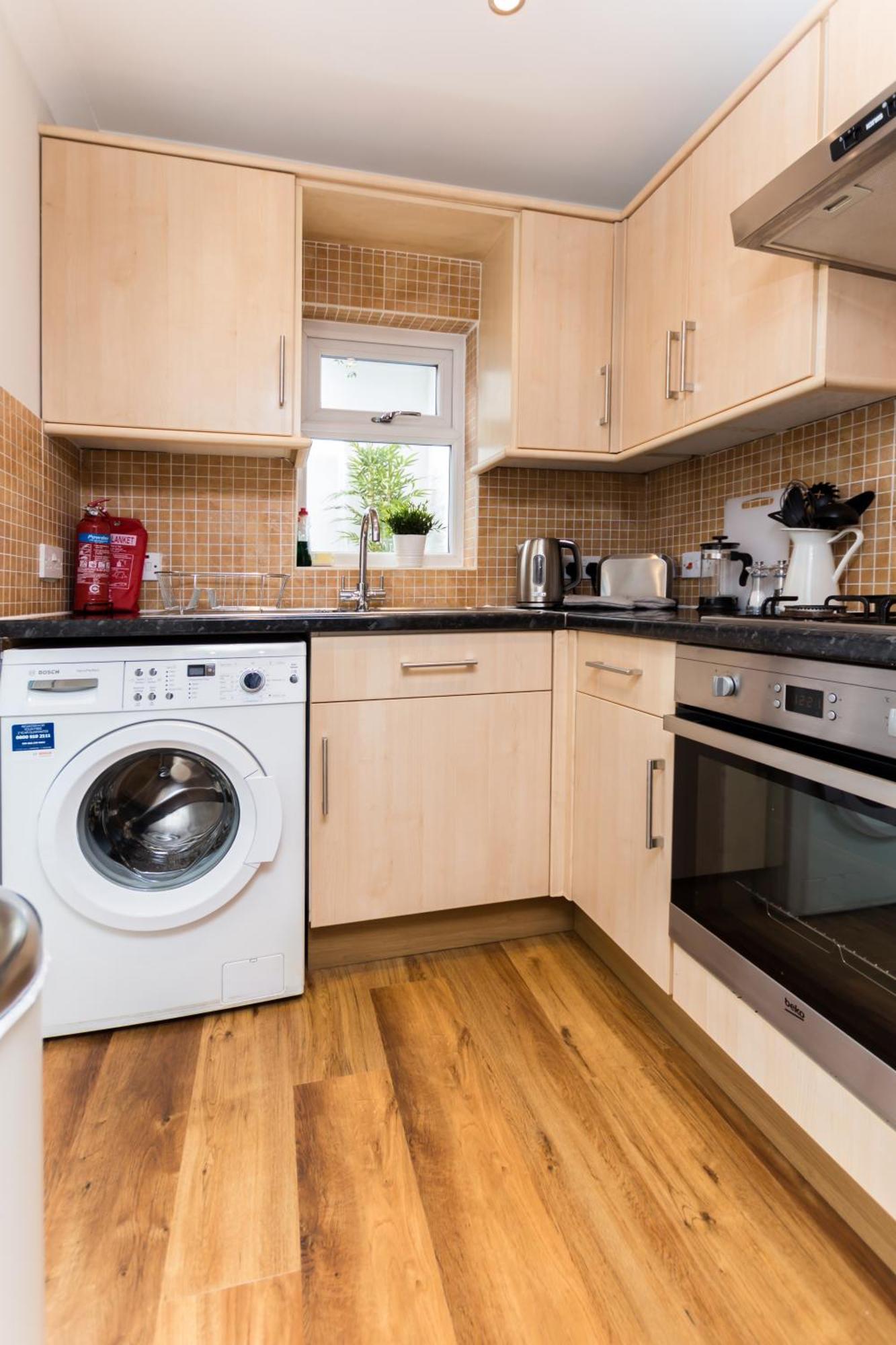 Vibrant 1br Apt Wprivate Decked Garden, Fast Wifi Apartamento *