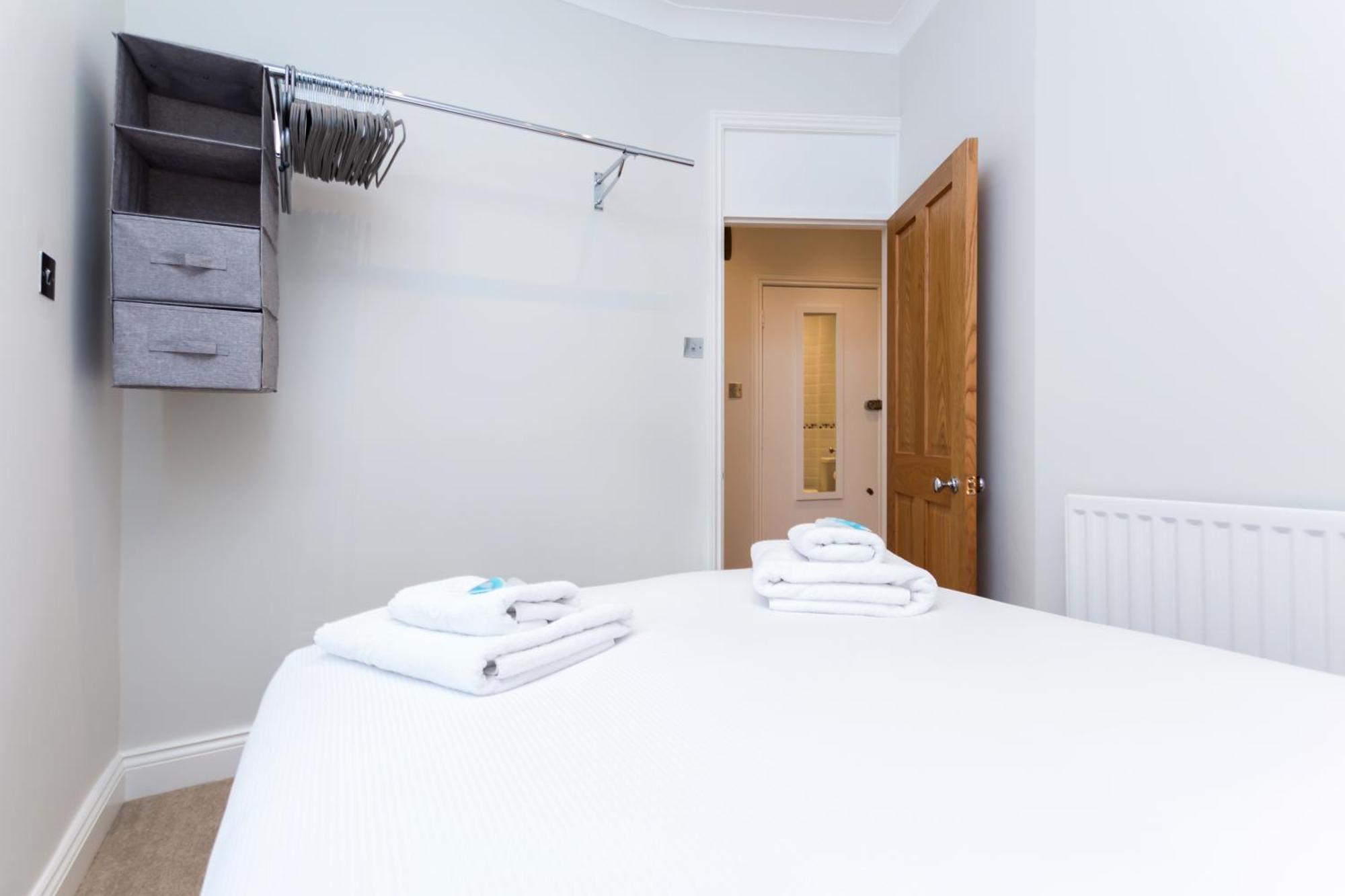 Vibrant 1br Apt Wprivate Decked Garden, Fast Wifi Apartamento *