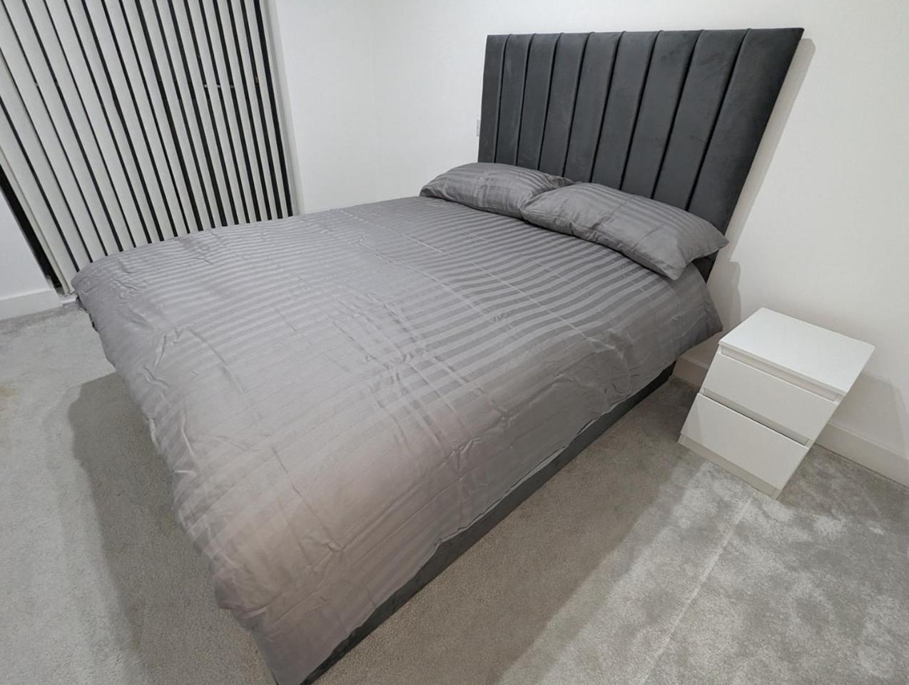 New Lux 1 Or 2 Bed Flats + Car Park + 5min Tube + Fast Wifi *