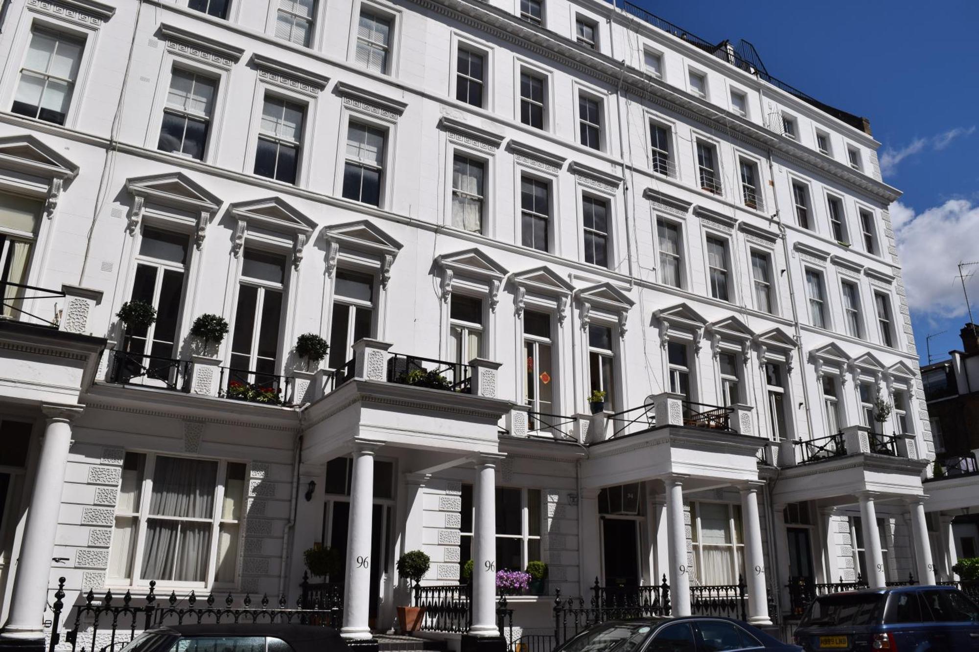 Kensington Apartment