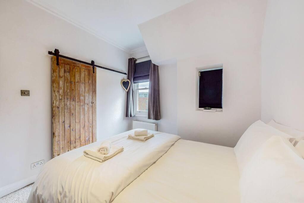 Modern 1bd Flat In Clapham Old Town * London