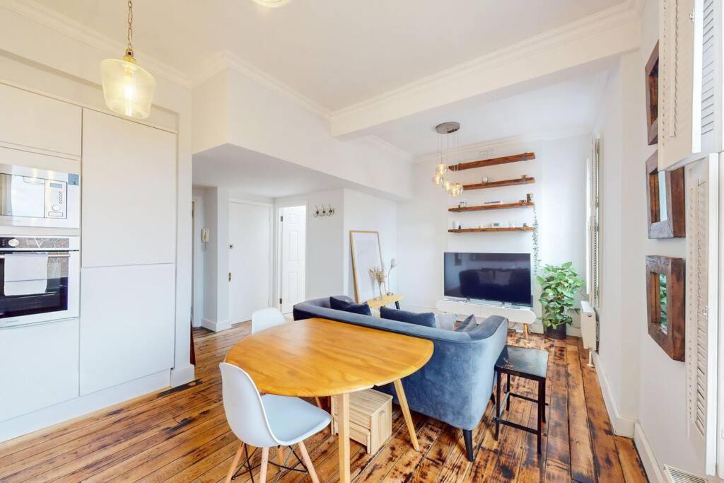 Modern 1bd Flat In Clapham Old Town Apartment