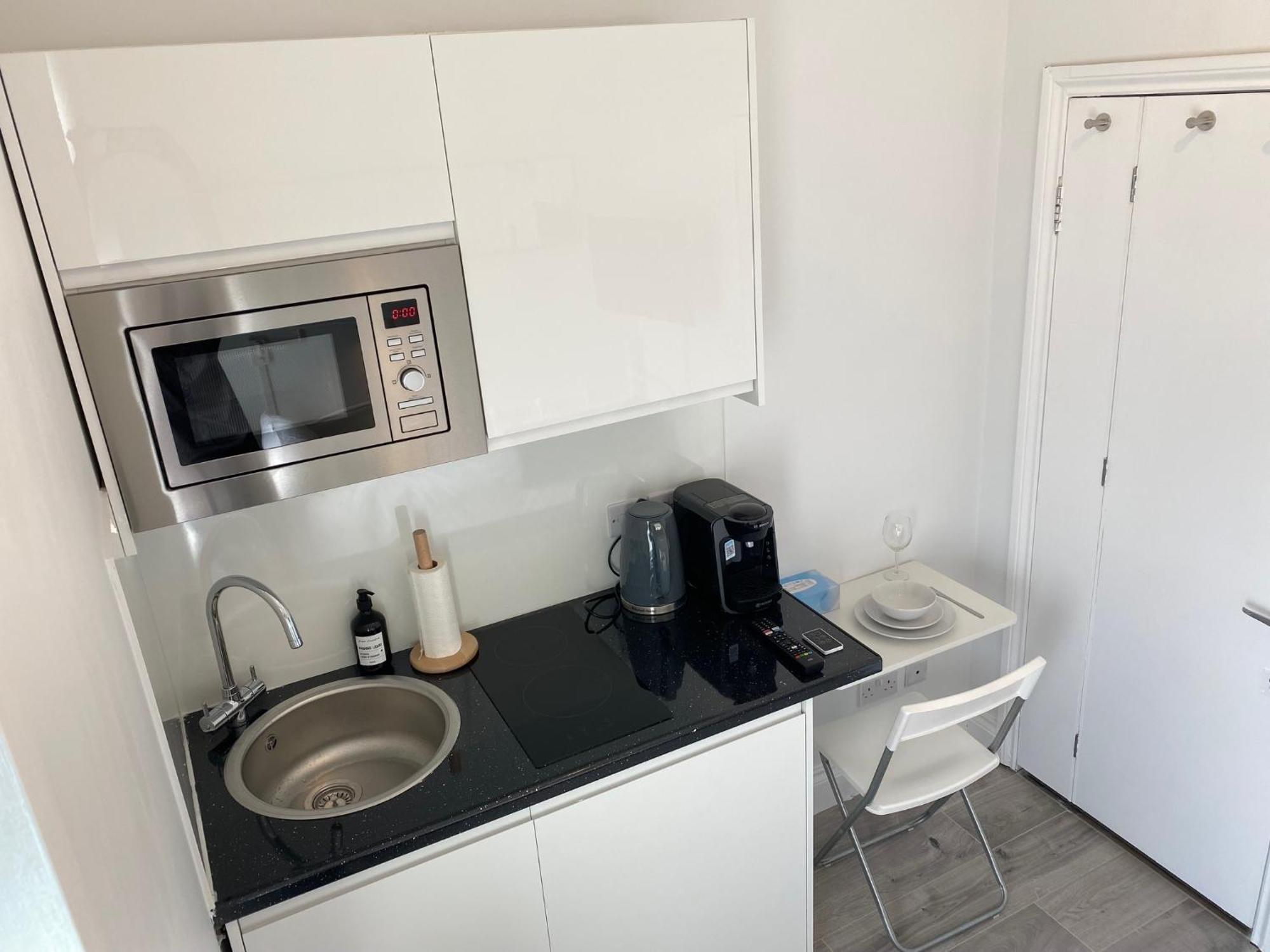 Studios: Line Convenience Near Westfield Apartment London