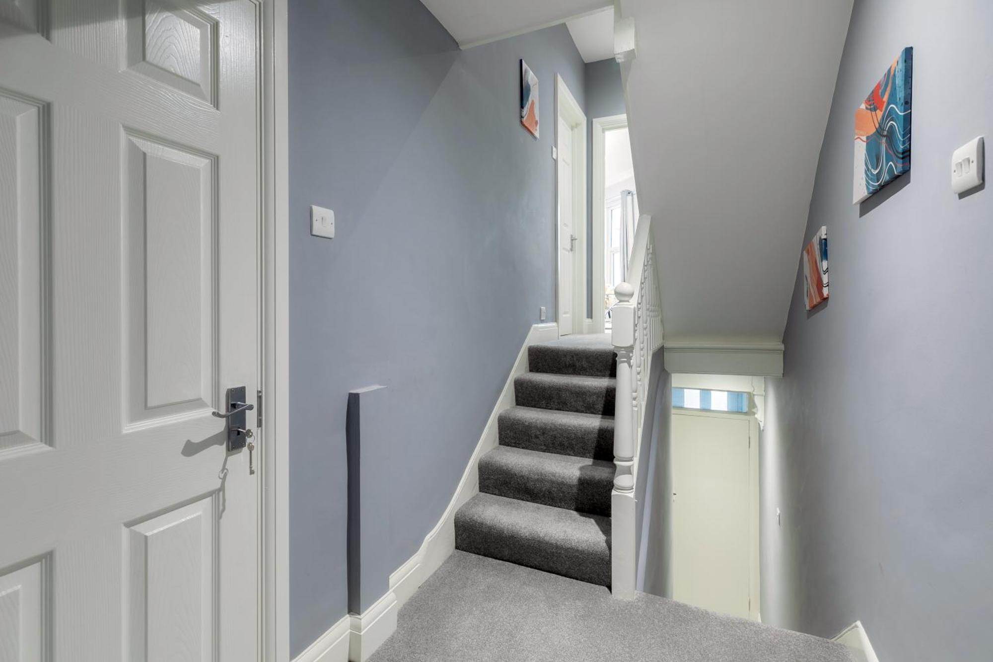 Homely 3 Bedroom House In Hammersmith Apartment London