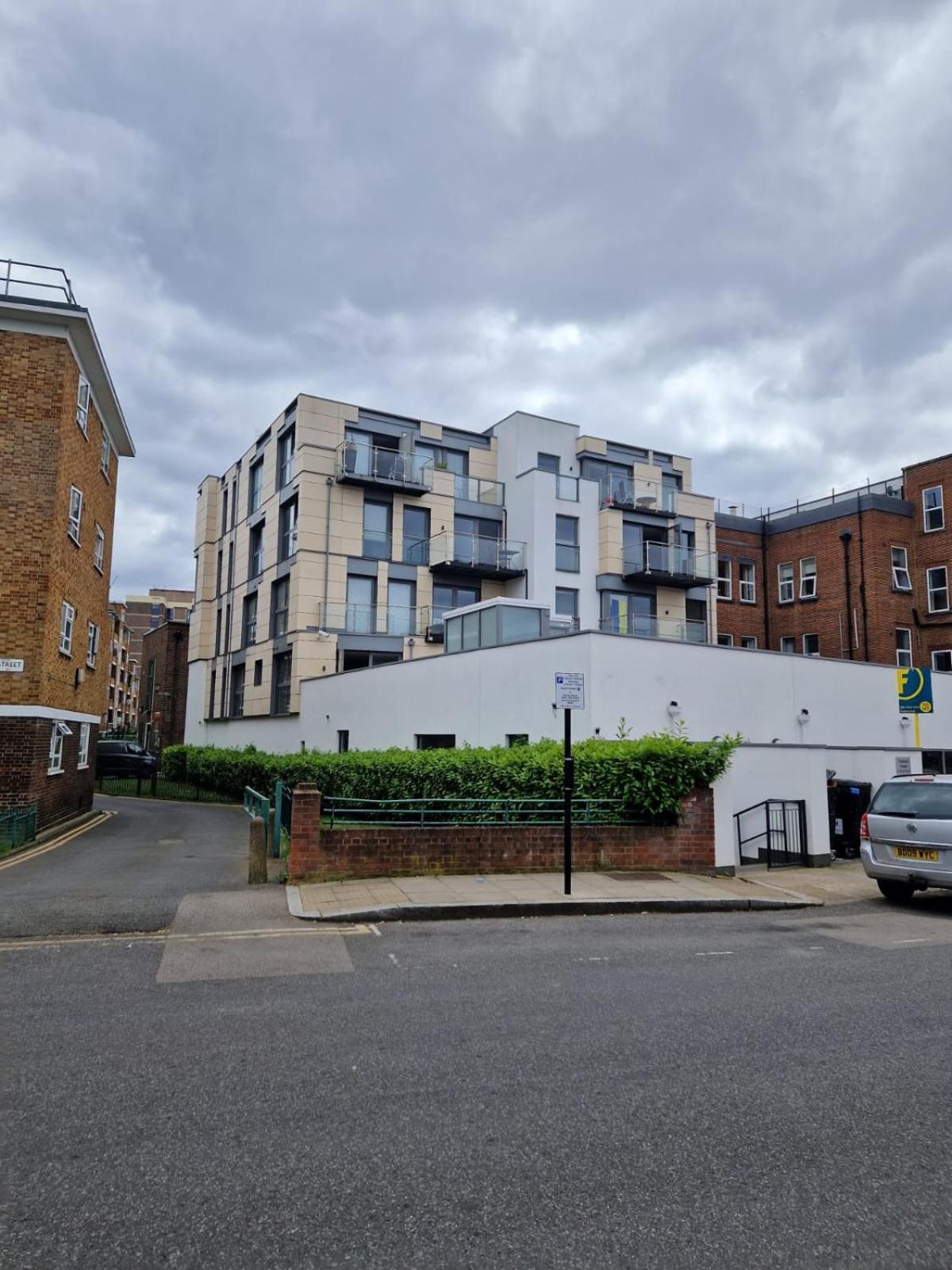 Apartment Contemporary With Private Terraces In Shoreditch, Hoxton, Islington